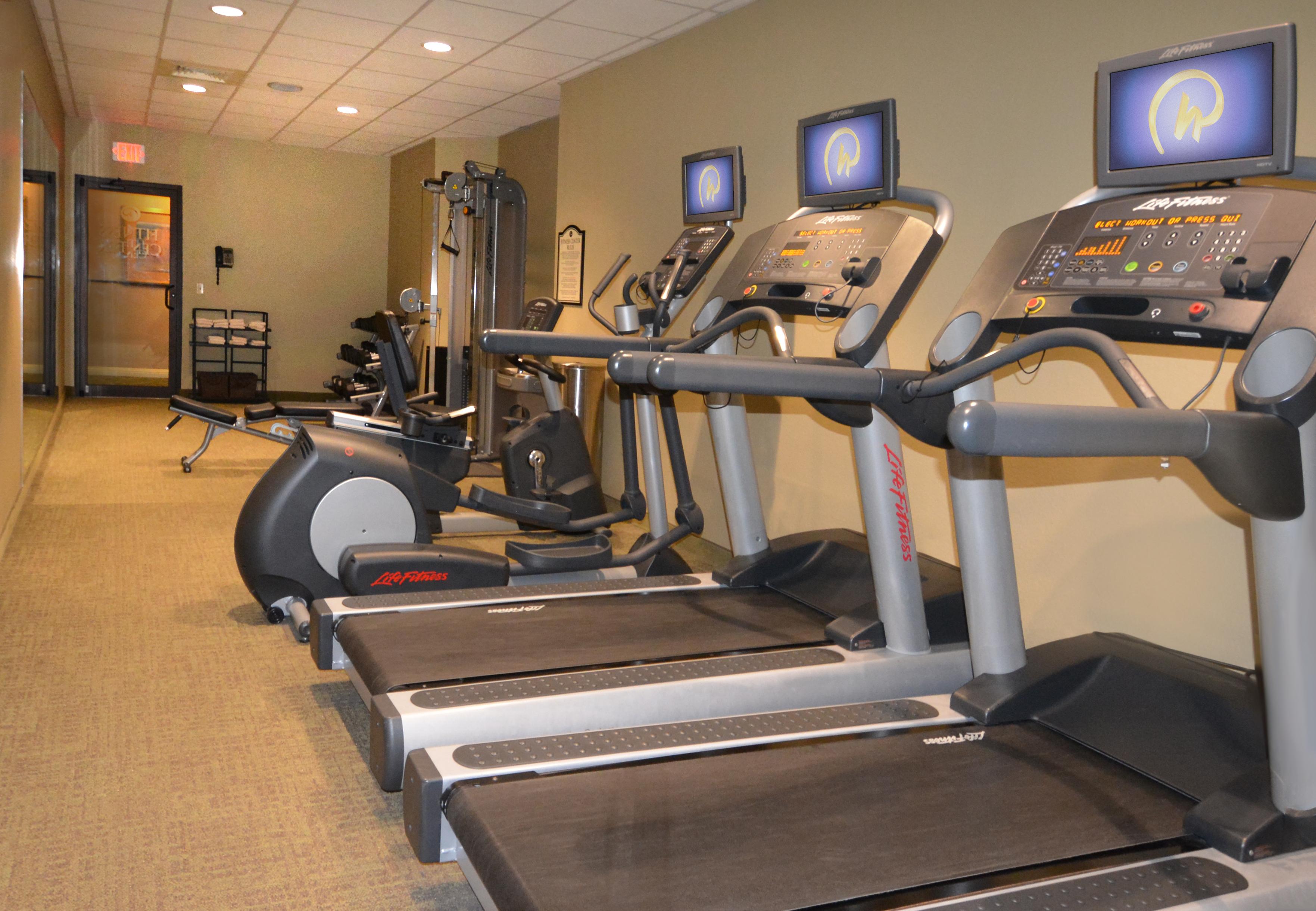 Gimnasio Rosen Inn, closest to Universal