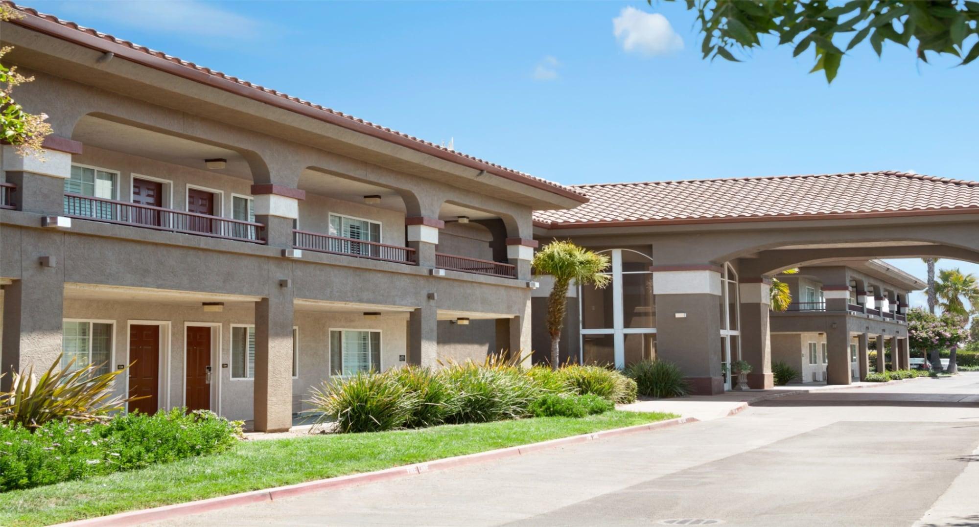 Vista Exterior Baymont by Wyndham Modesto Salida