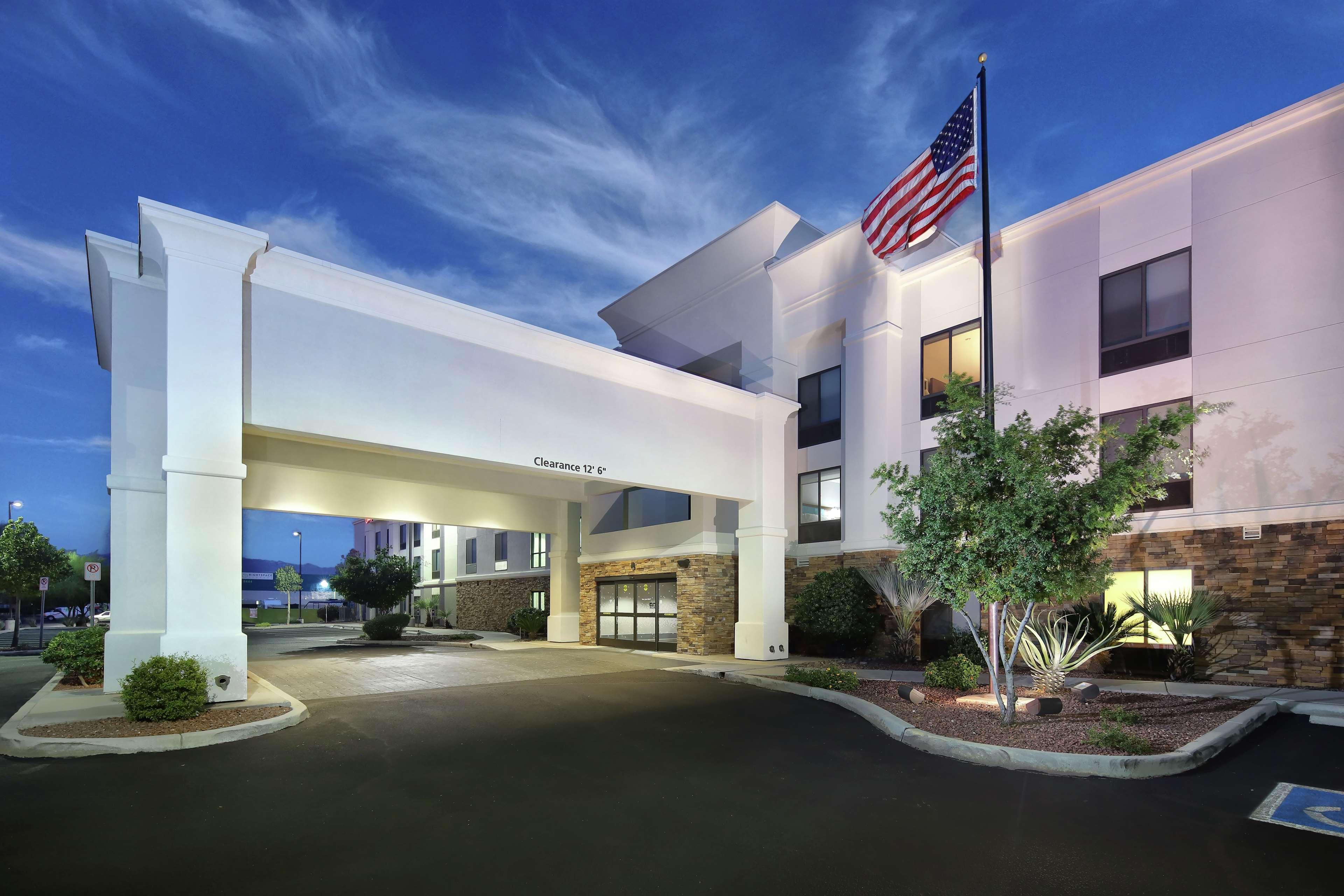 Vista Exterior Hampton Inn & Suites Tucson East/Williams Center