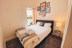 Alquiler Vacacional - 420 friendly 3BR/2BA heaven with optional parking and sleeps 8
