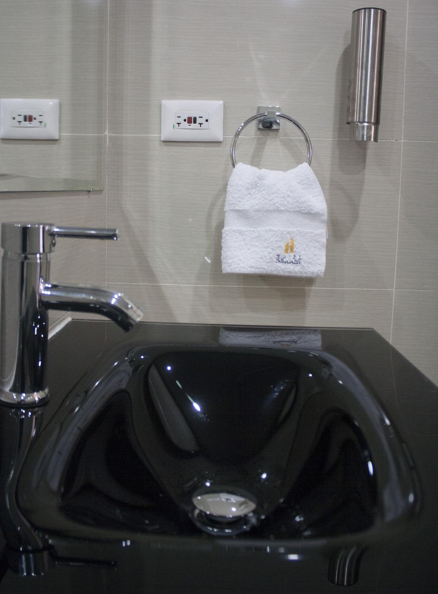 Equipamiento de Habitación Hotel Embajada
