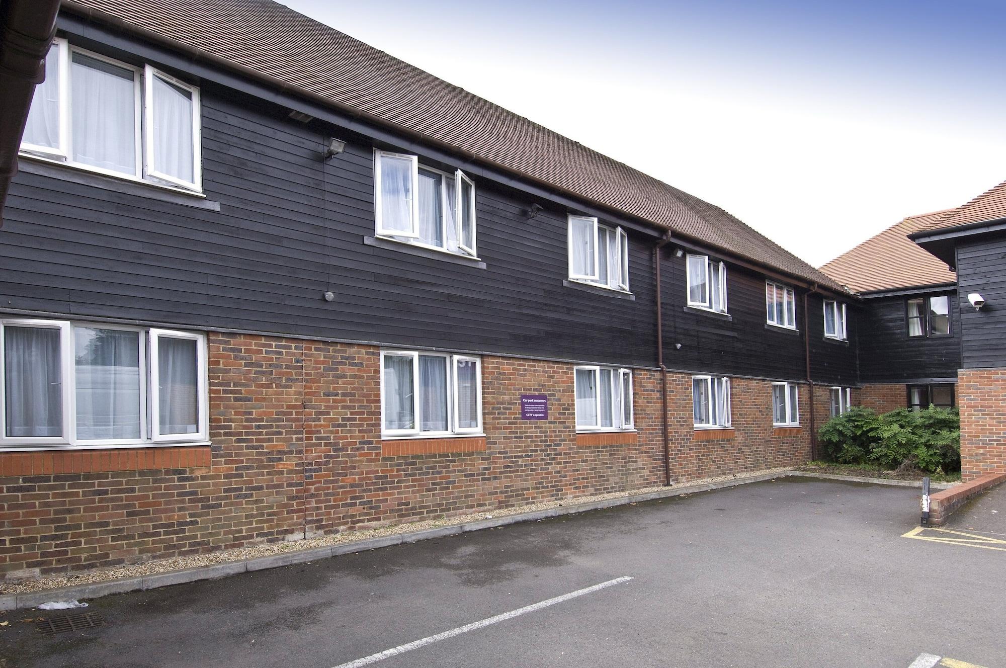 Vista Exterior Premier Inn Aylesbury