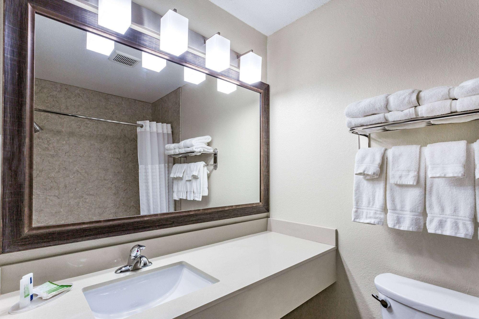 Equipamiento de Habitación AmericInn by Wyndham Sleepy Eye