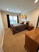 Alquiler Vacacional - Walkout suite with private pool, close to I-81, VT, RU, aquatic center & Rec