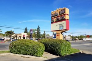 Alojamiento - Gridley Inn & RV Park