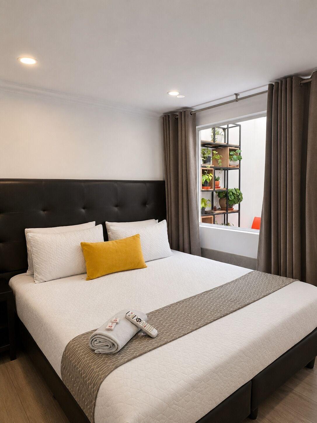 Varios Hotel Metro 26