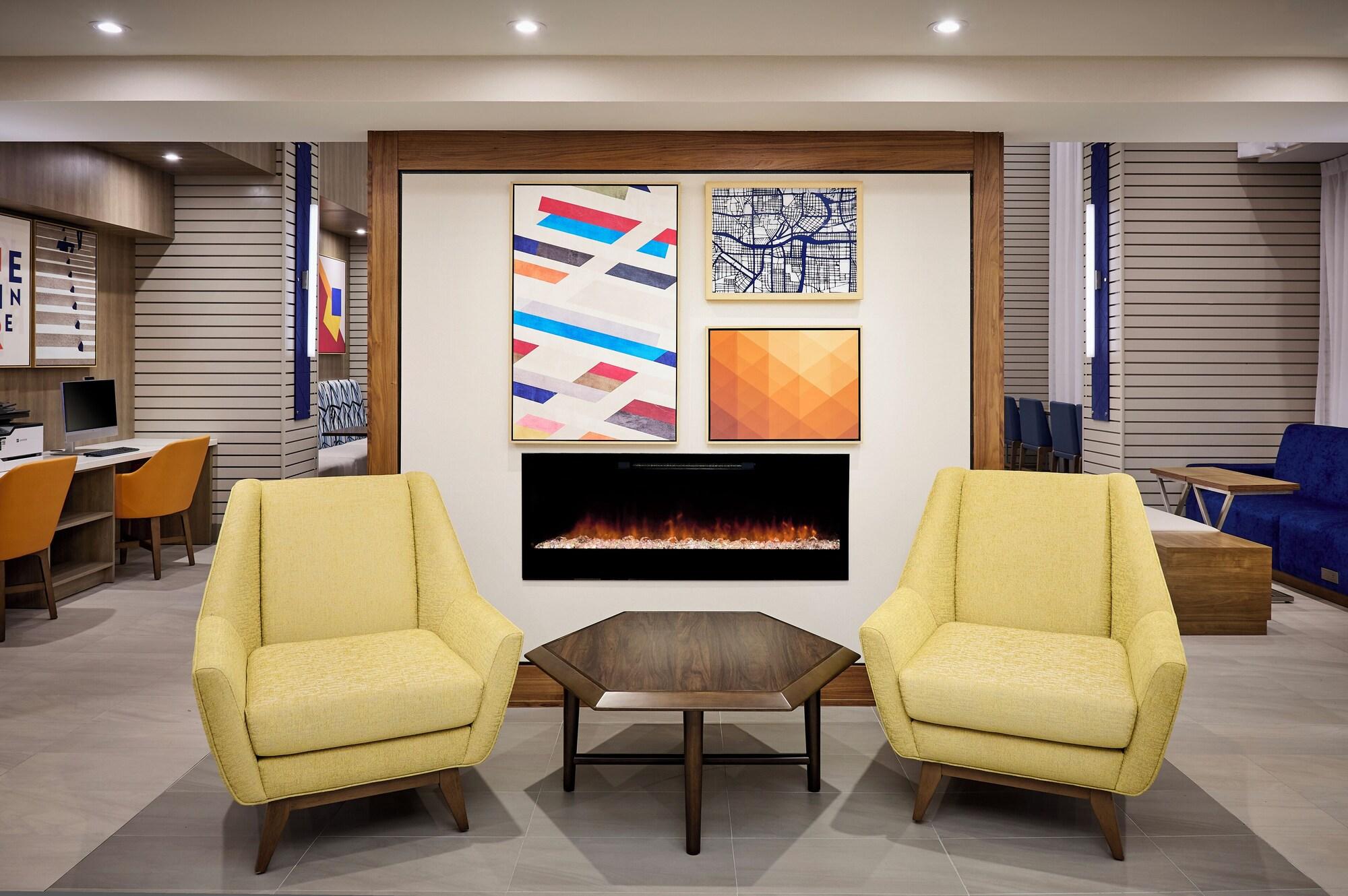 Vista Lobby Holiday Inn Express and Suites Kitchener Southeast by IHG