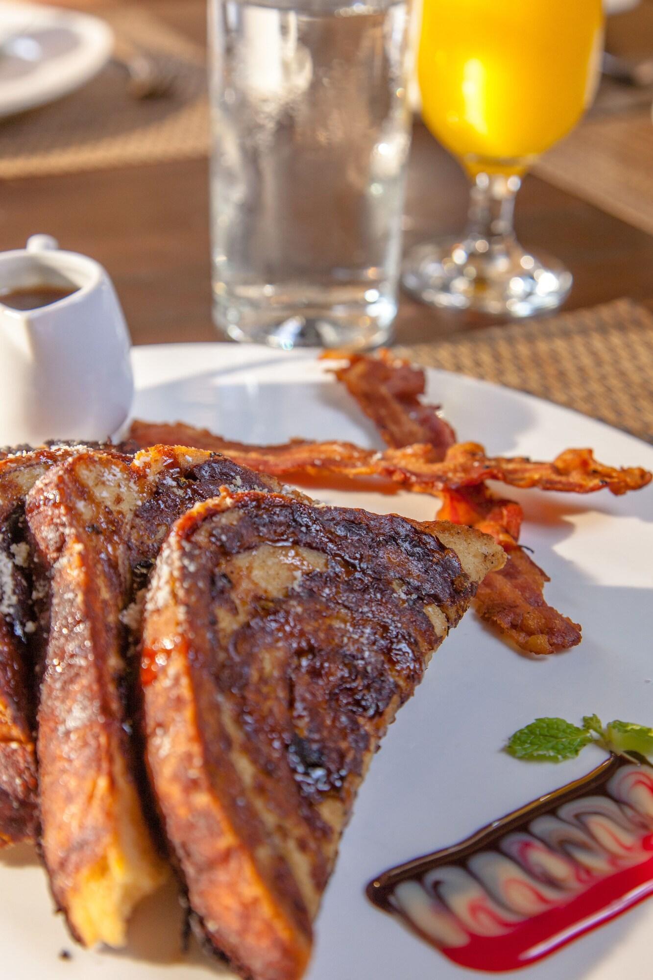 Restaurant X'Tan Ha - The Waterfront Resort