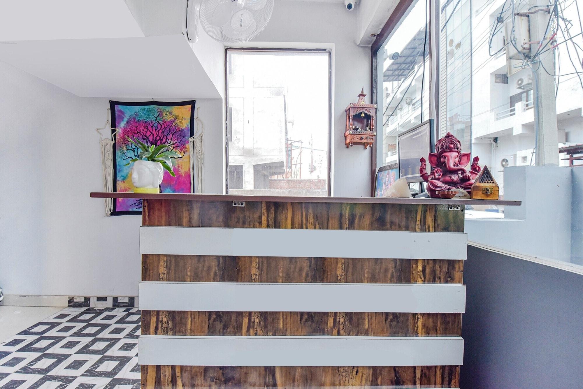 Vista Lobby Goroomgo YP Stays Dehradun