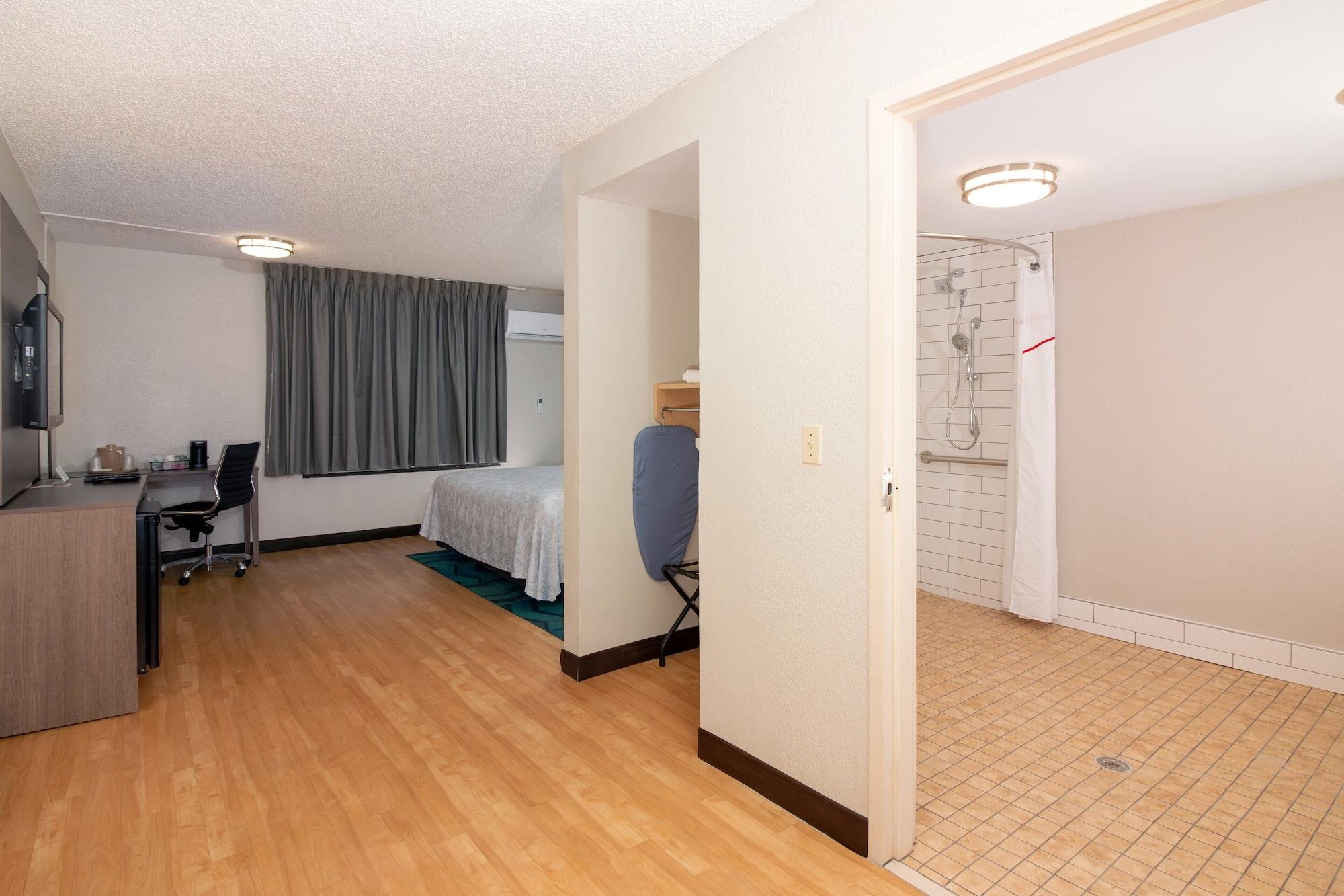 Habitación Red Roof Inn PLUS+ Miami Airport