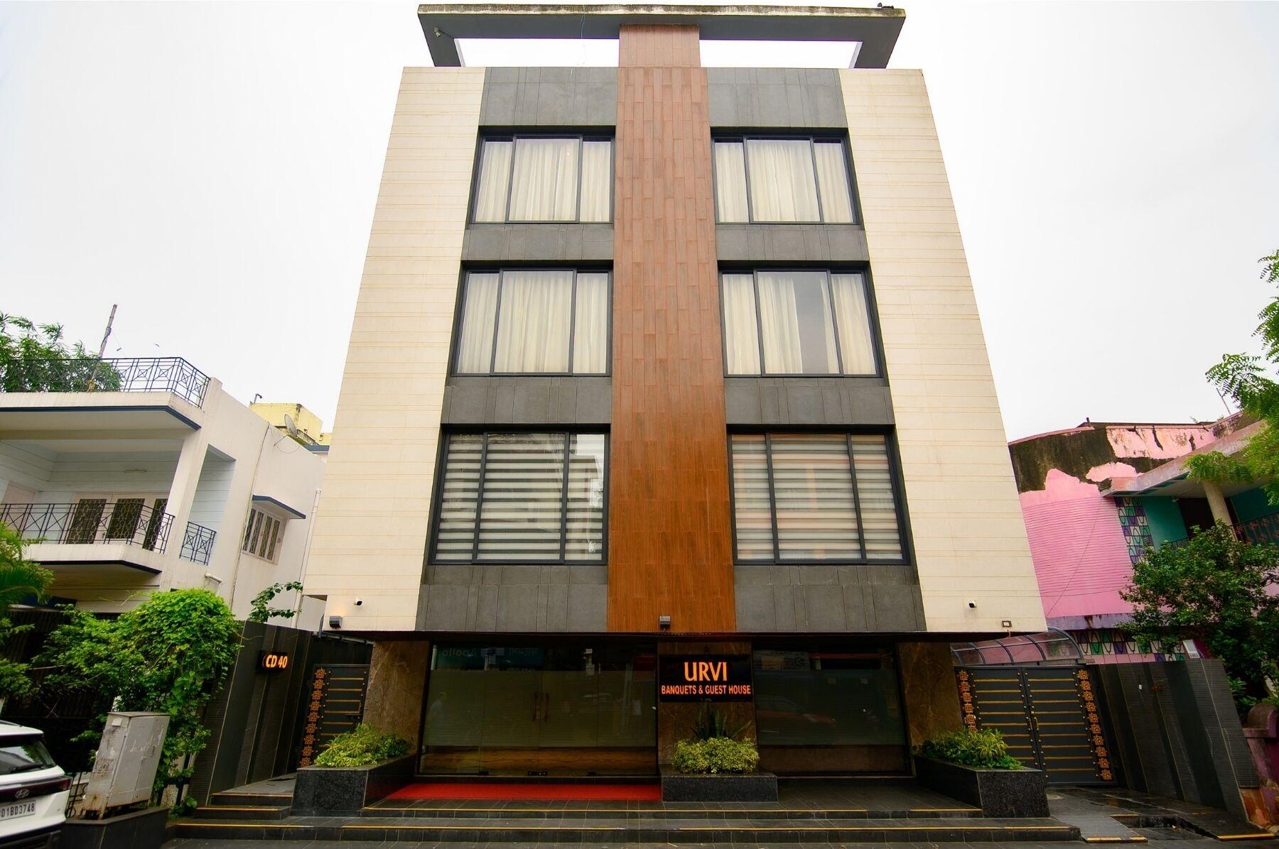 Vista Exterior Urvi Banquets & Guest House