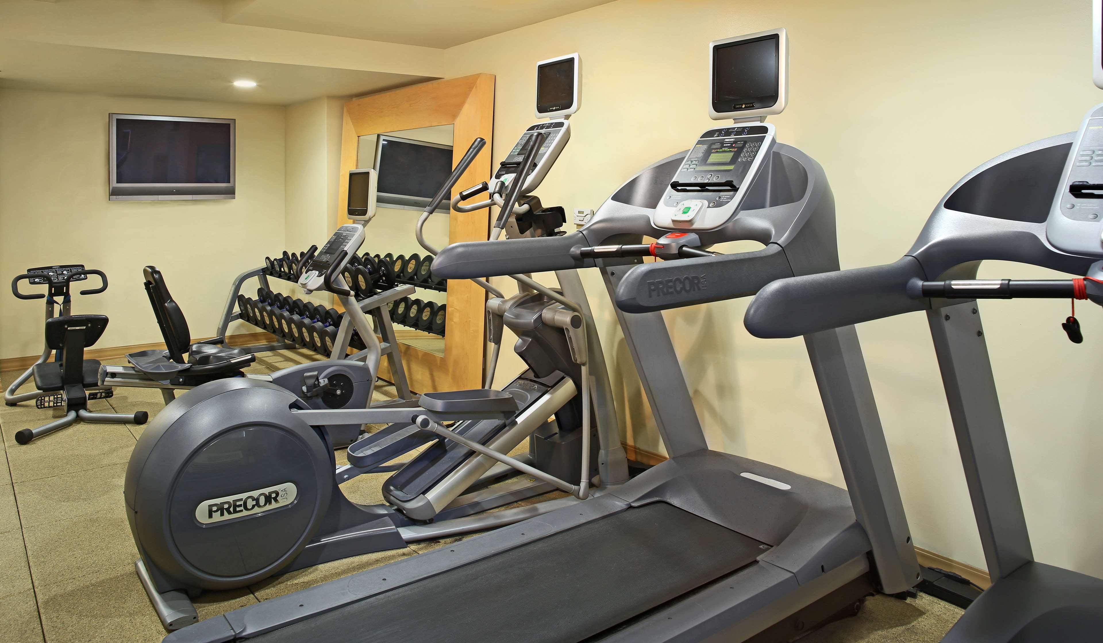 Gimnasio DoubleTree by Hilton Hotel Chicago Wood Dale - Elk Grove