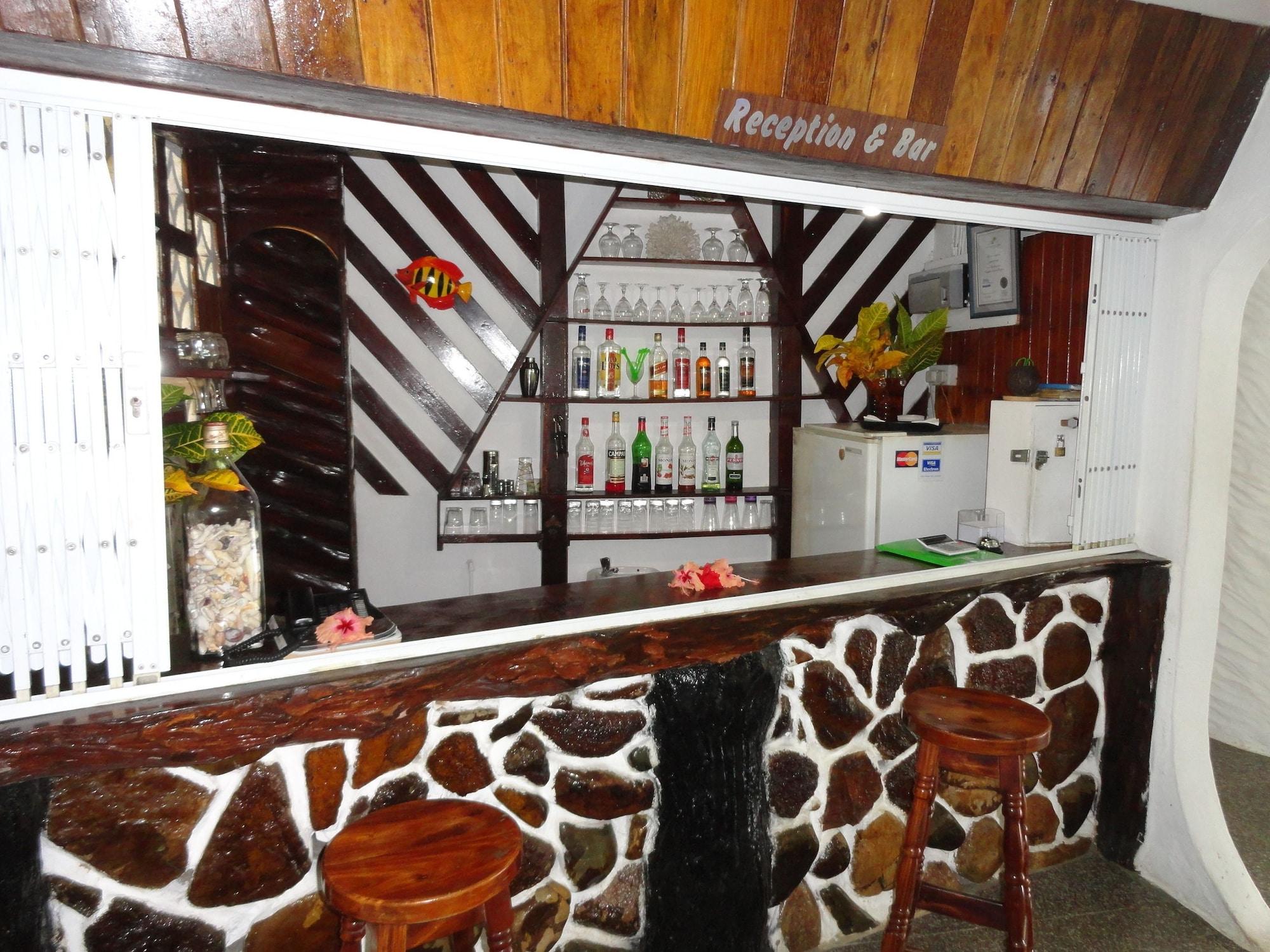 Bar/Salón Lazare Picault Hotel