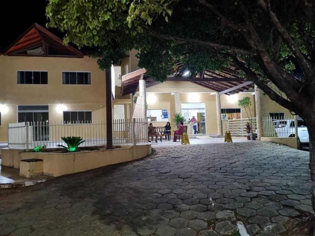 Vista da fachada Hotel Beira Rio