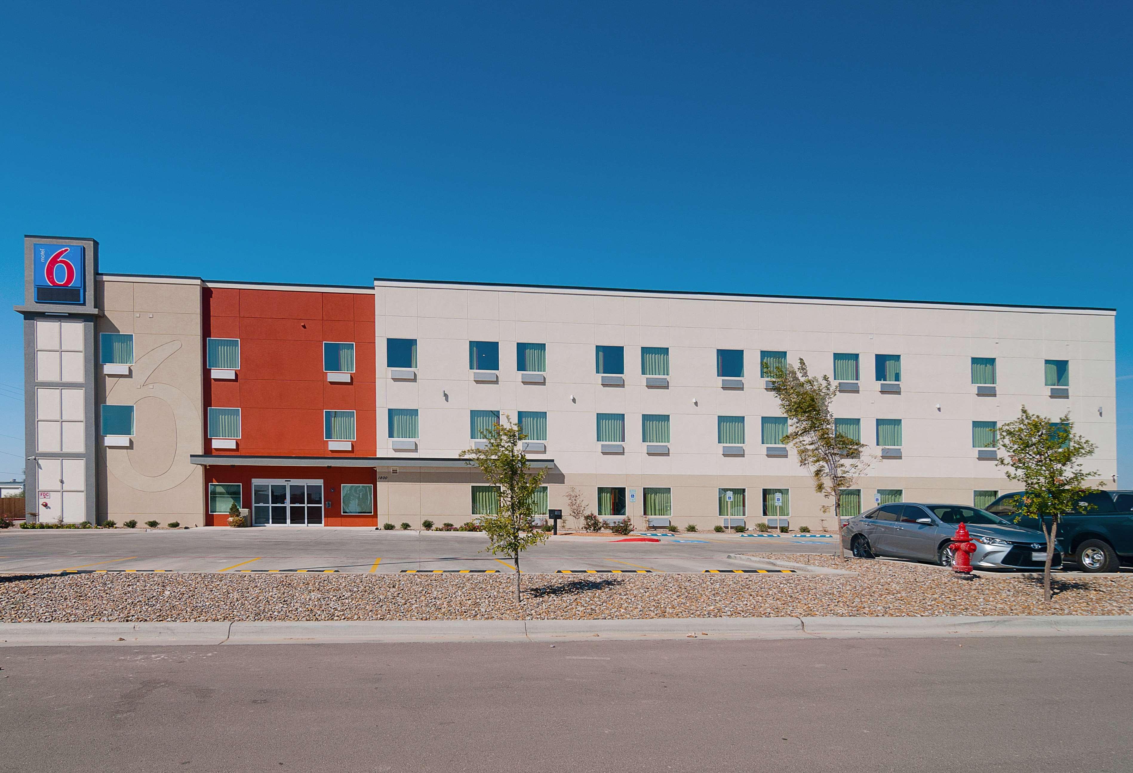 Vista Exterior Motel 6 Midland, TX