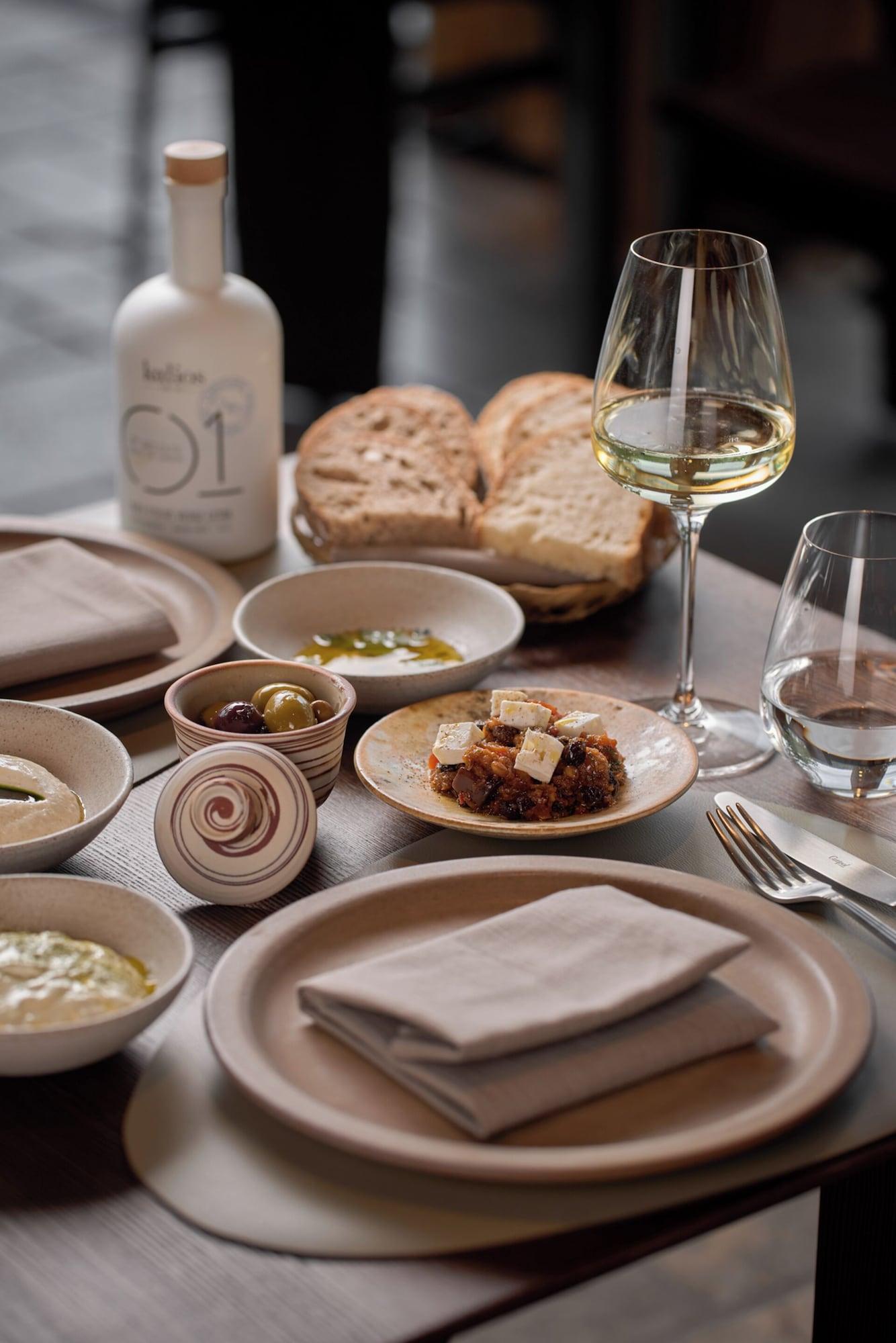 Restaurant Esperanza Lake Resort a Member of Design Hotels