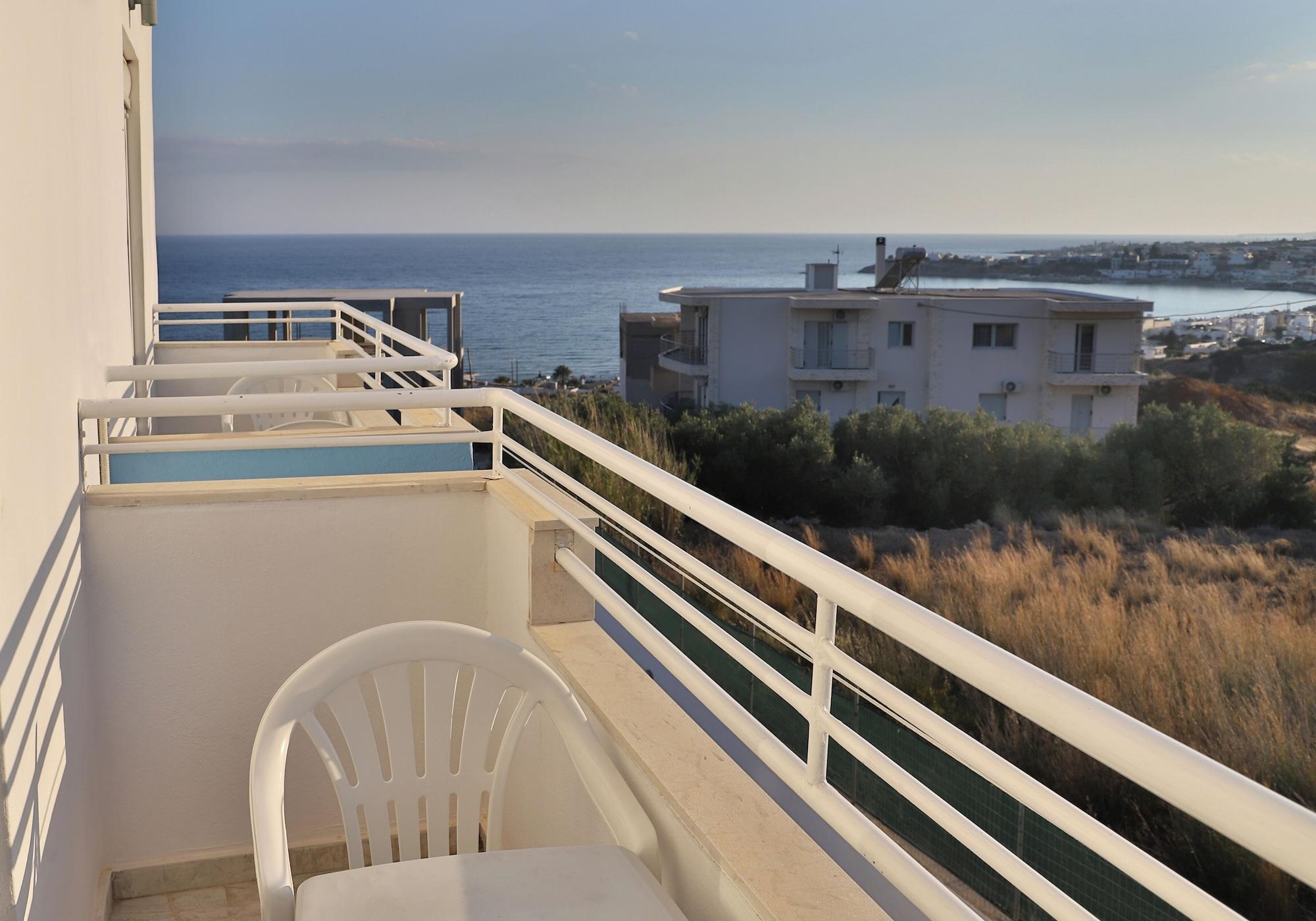 Playa Helios Studios & Apts