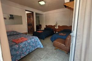 Alojamiento - Royal Palace Hostal