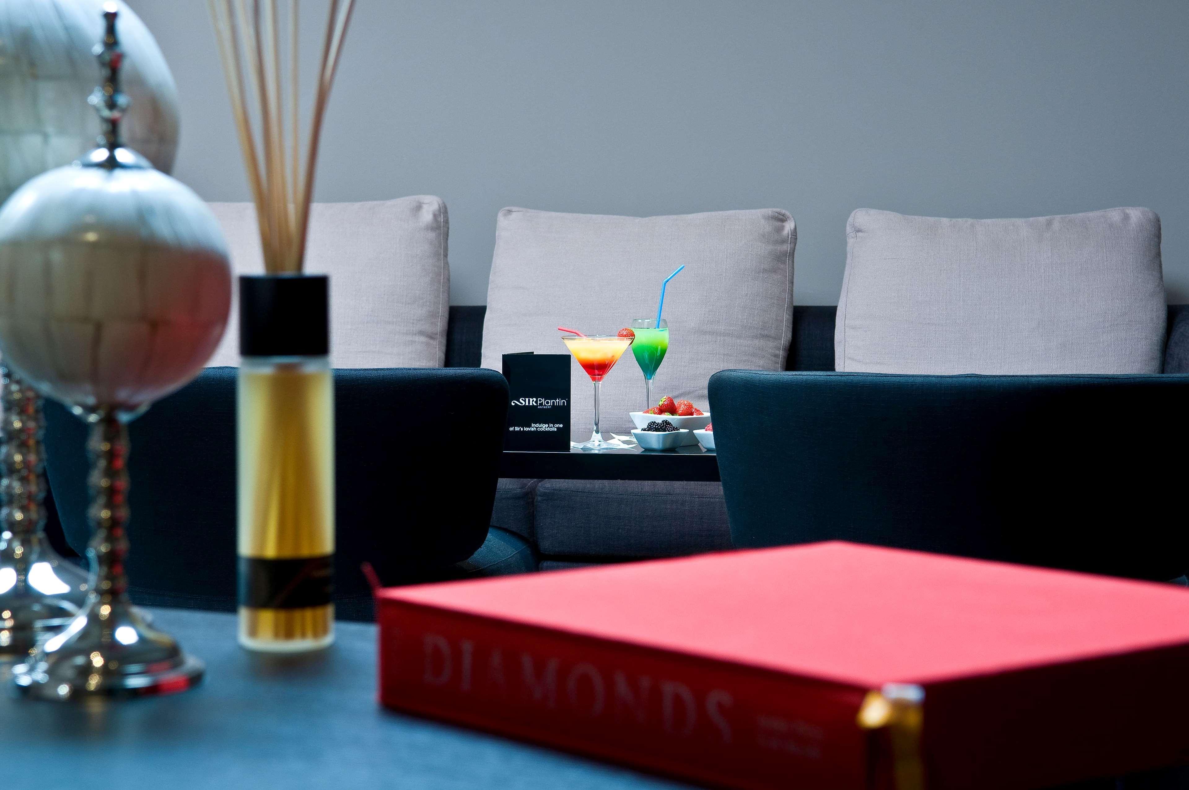 Bar/Salón Tryp Antwerp