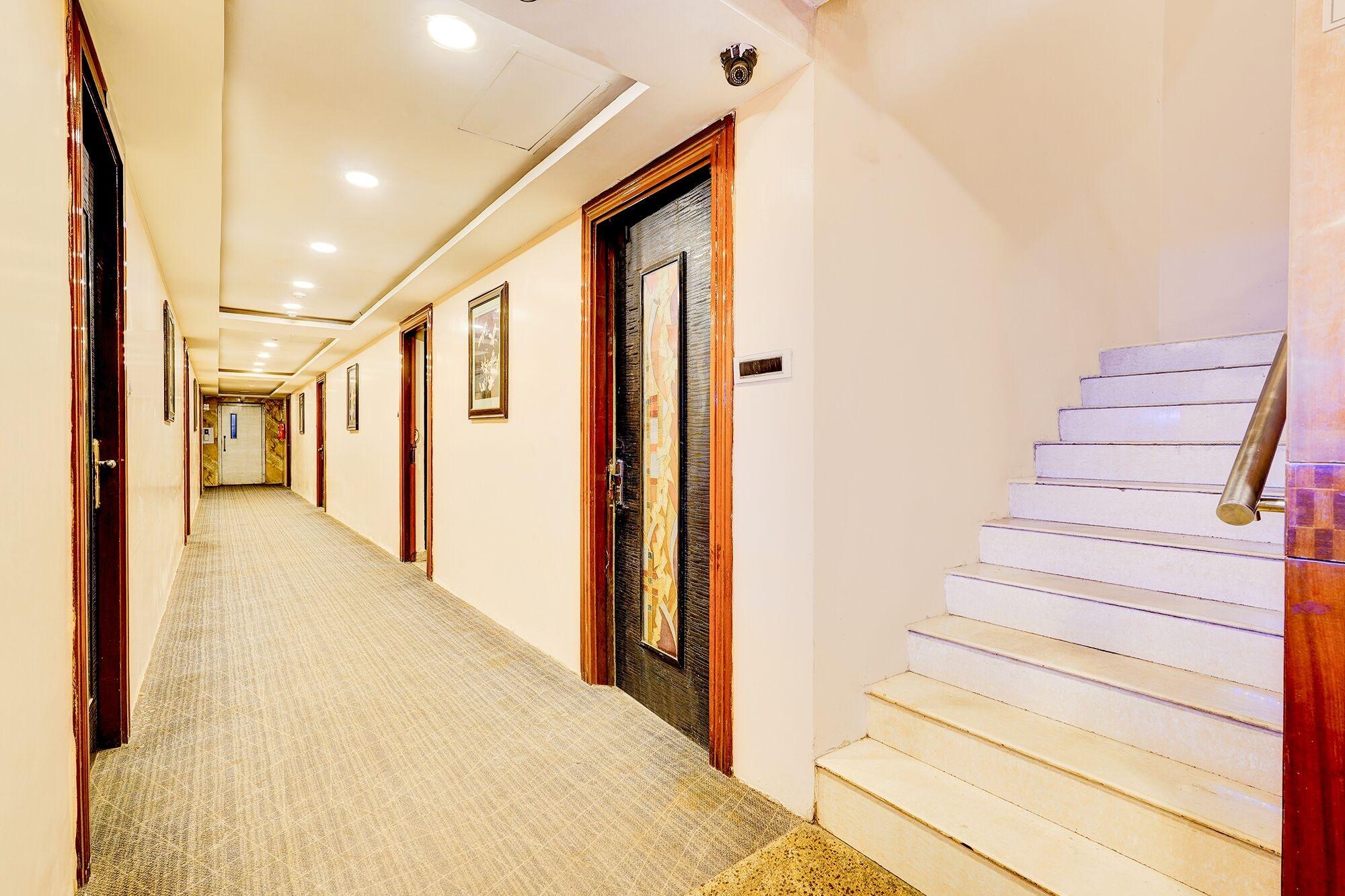 Vista Lobby FabHotel New Olive Residency