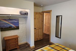 Alquiler Vacacional - Modern 2BR/2BA Apartment w/ Full Kitchen & Free E-Bike – Unit B, 10 Min Glacier