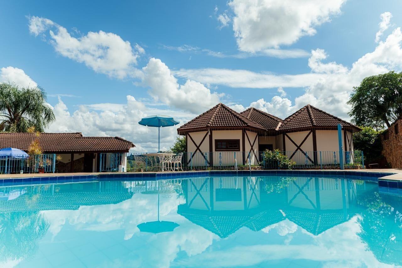 Vista Piscina Chateau Palace Hotel