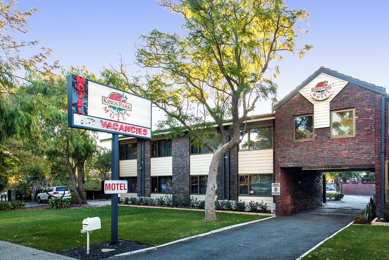 Vista Exterior Kings Park Motel