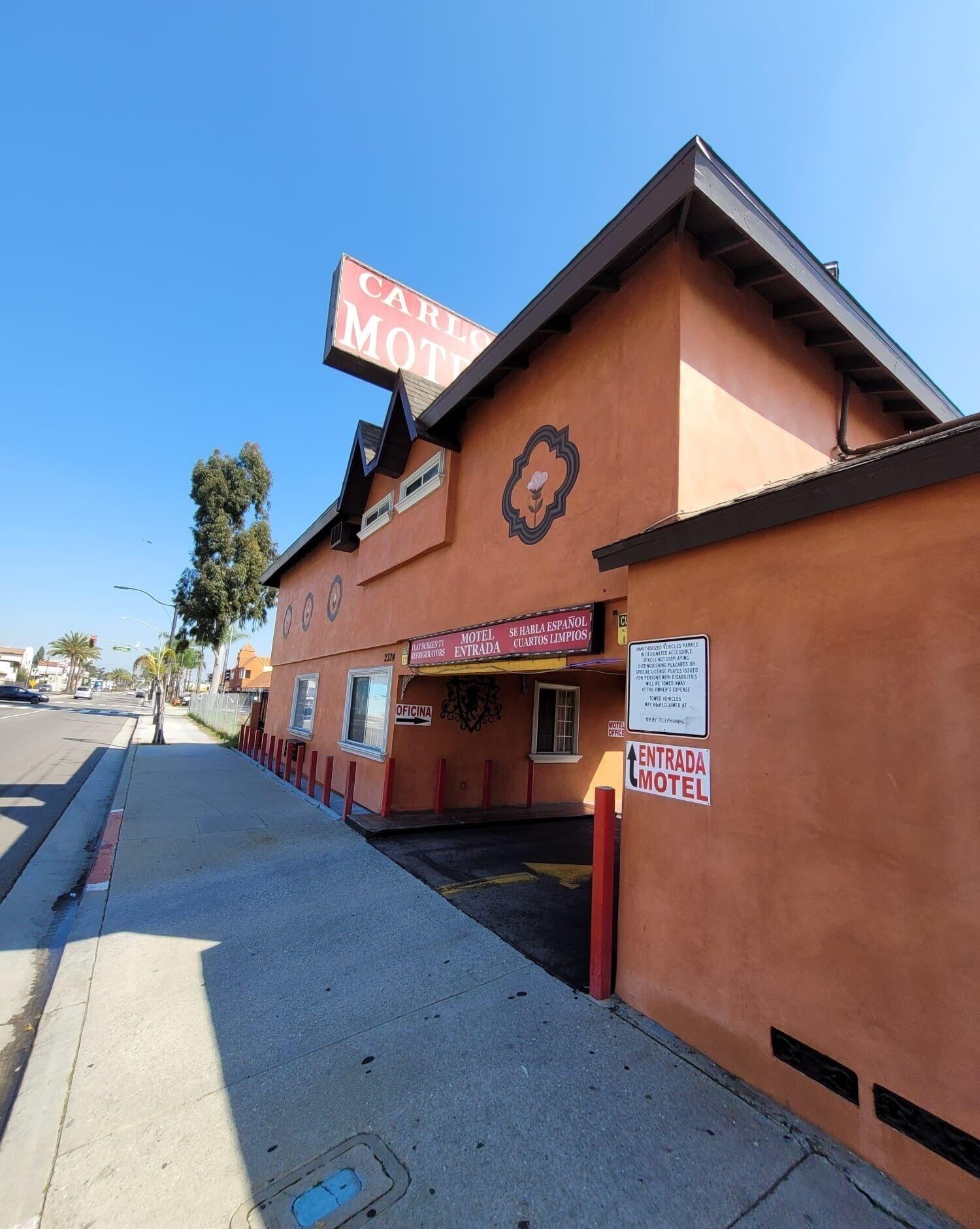 Varios Carlo Motel