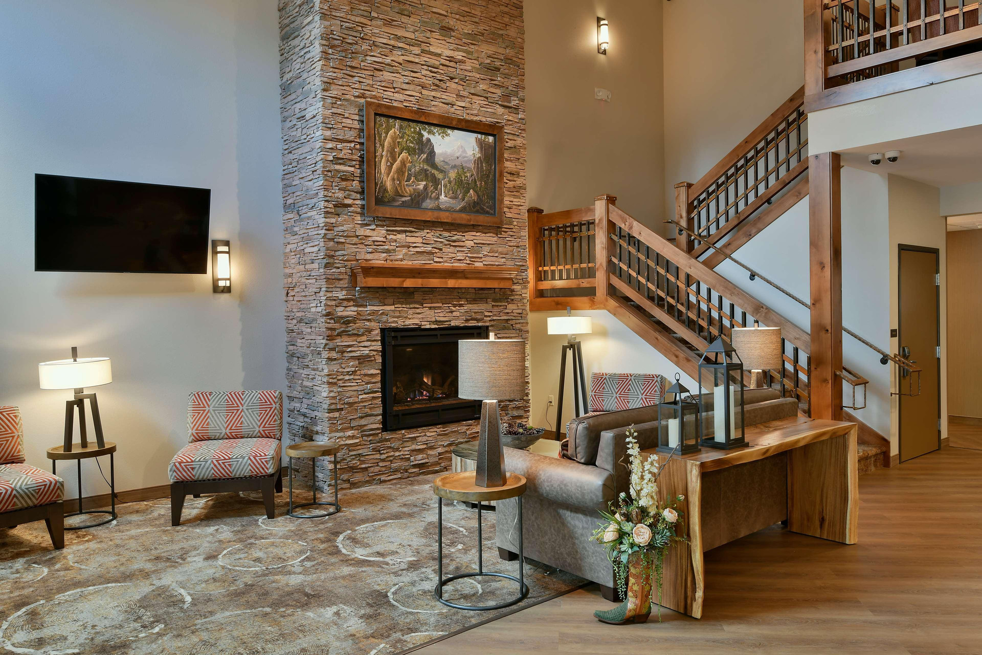 Vista Lobby GrandStay Hotel & Suites Sisters