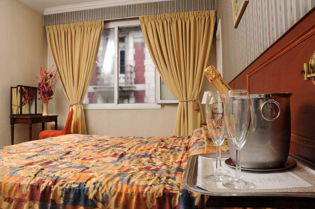 Set de Habitación Regis Orho Hotel