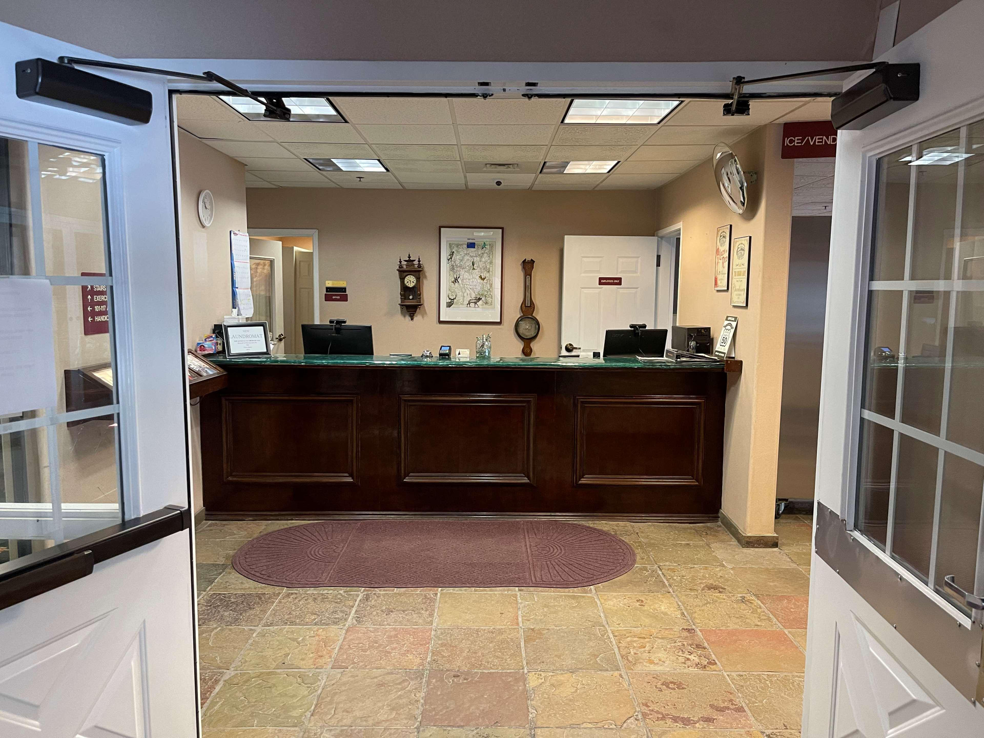 Vista Lobby SureStay by Best Western Eureka