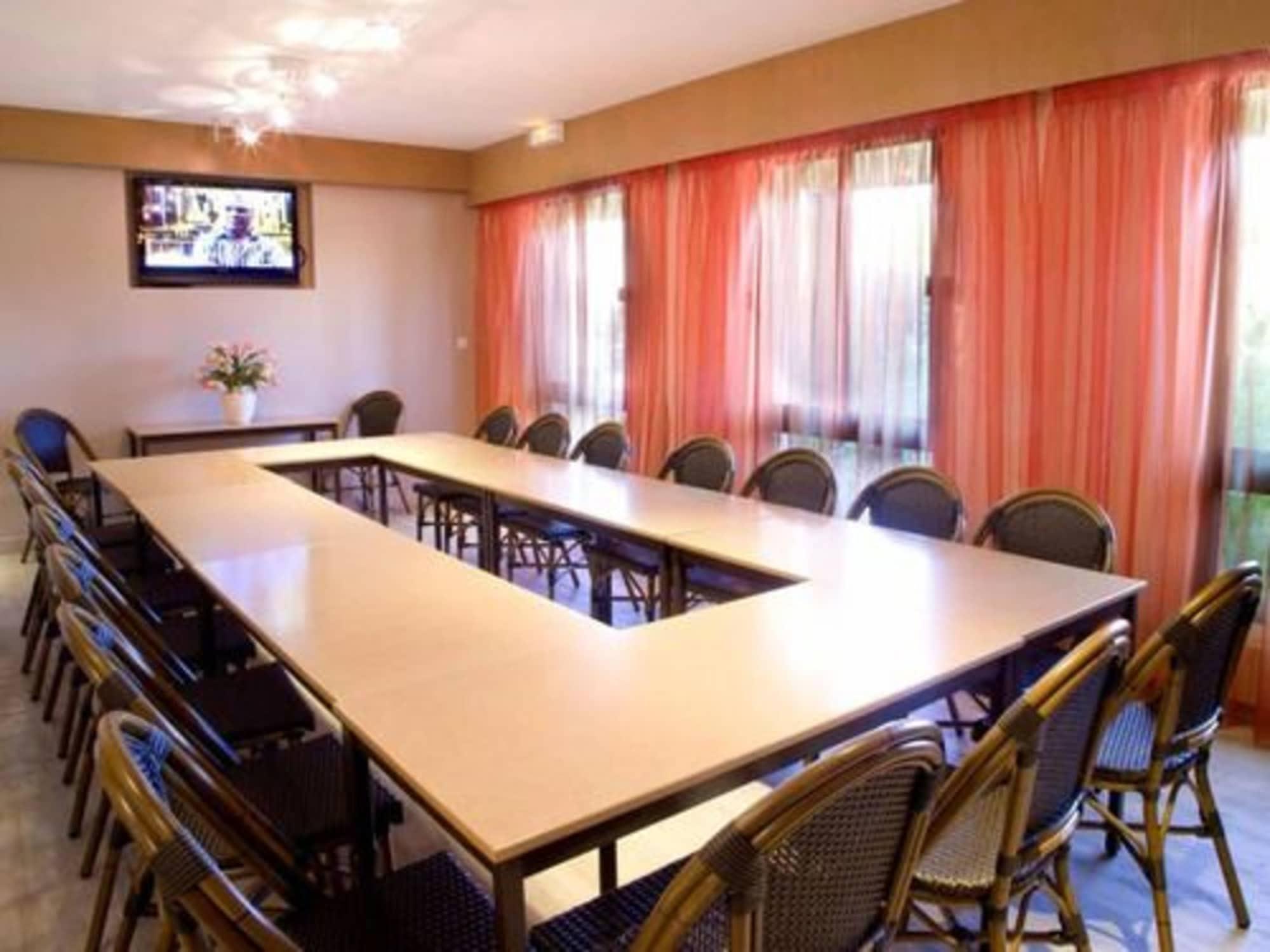 Sala de Reuniones Hotel Le Relais de Farrou