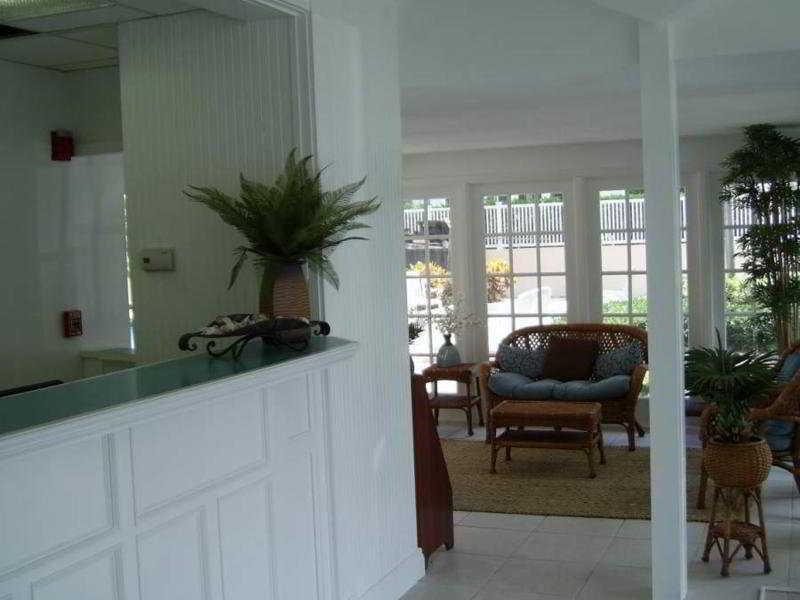 Vista Lobby Sun Tower Hotel & Suites on the Beach