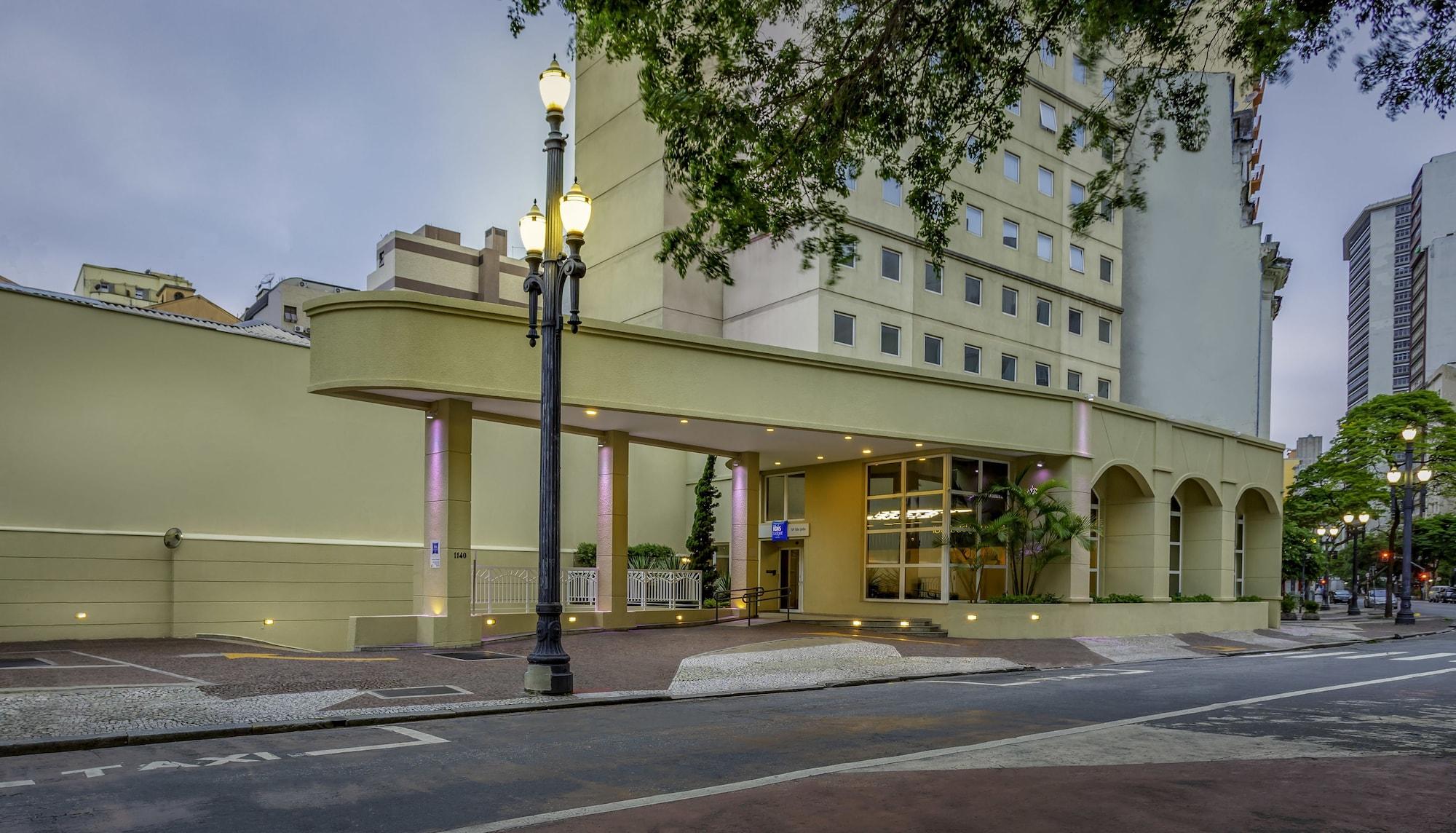 Vista Exterior Ibis Budget SP Centro São João