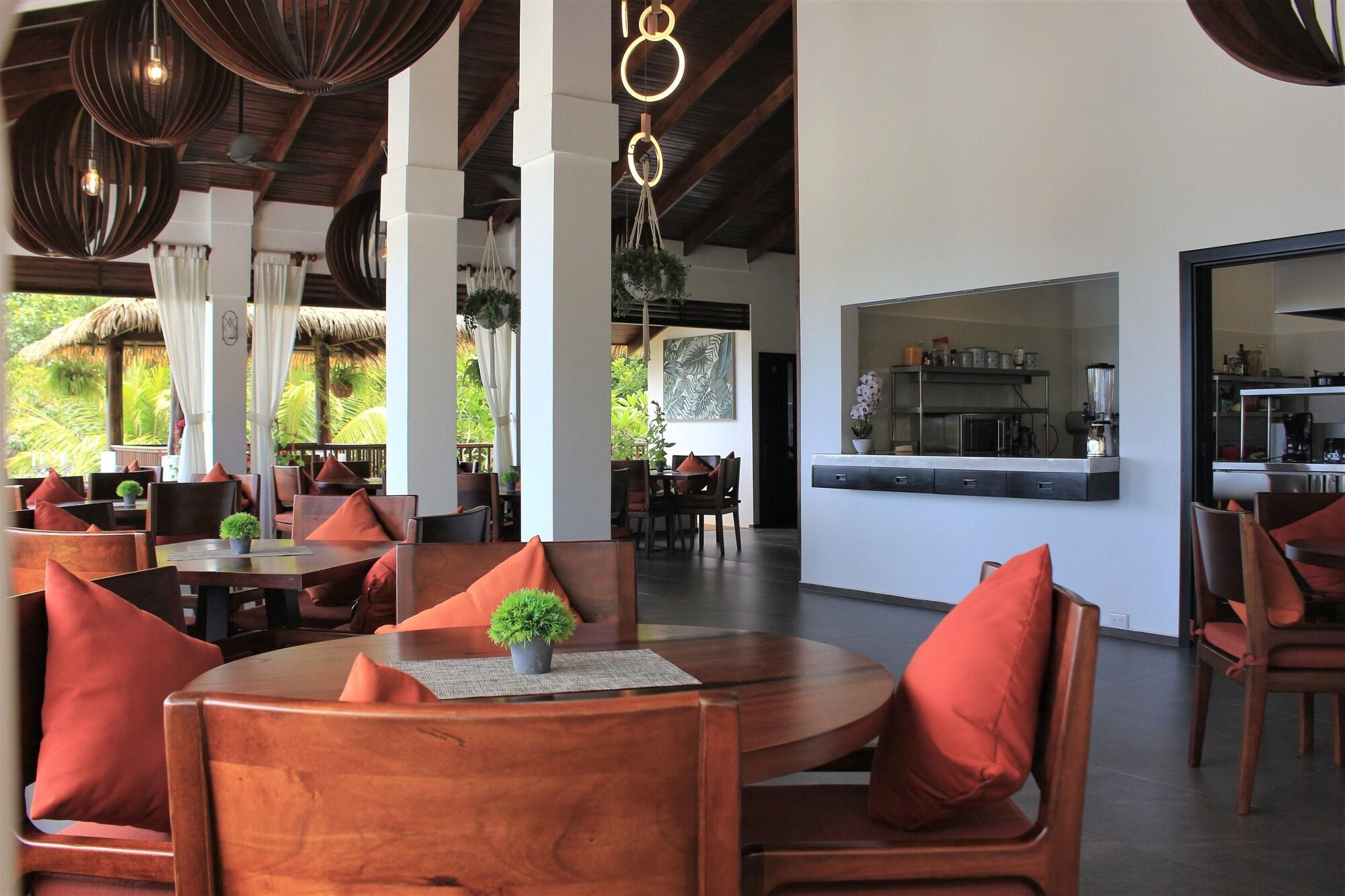 Restaurant Hotel Ocean Breeze