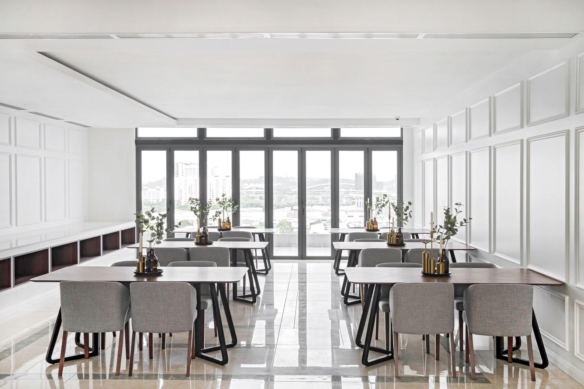 Restaurant FOX Hotel Glenmarie Shah Alam