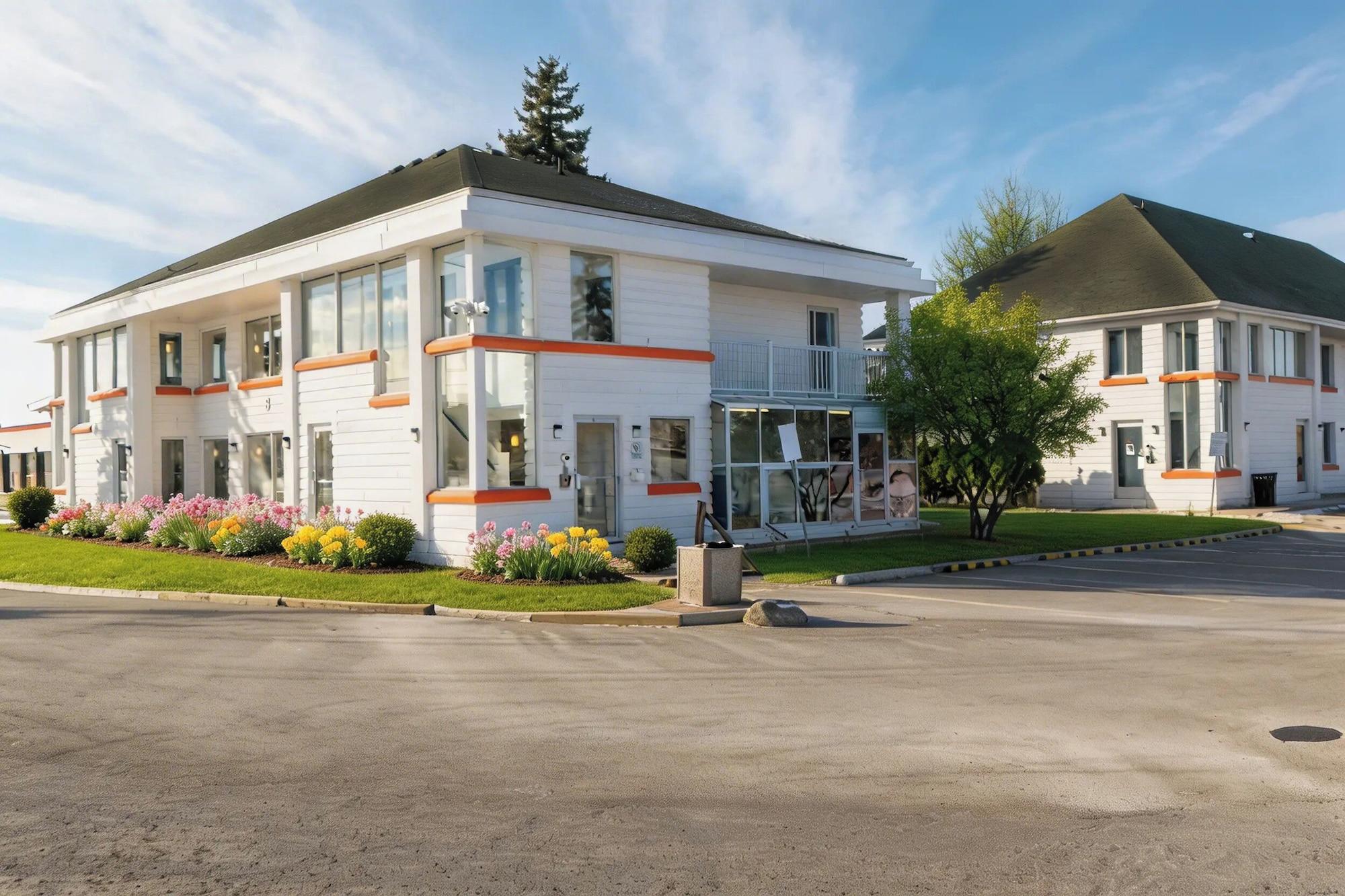 Vista Exterior Howard Johnson By Wyndham Brampton