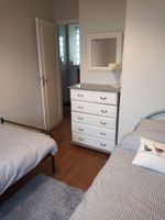 Alojamiento - Tranquil, Farmhouse sleeps 6 comfortably, with private large swimming pool