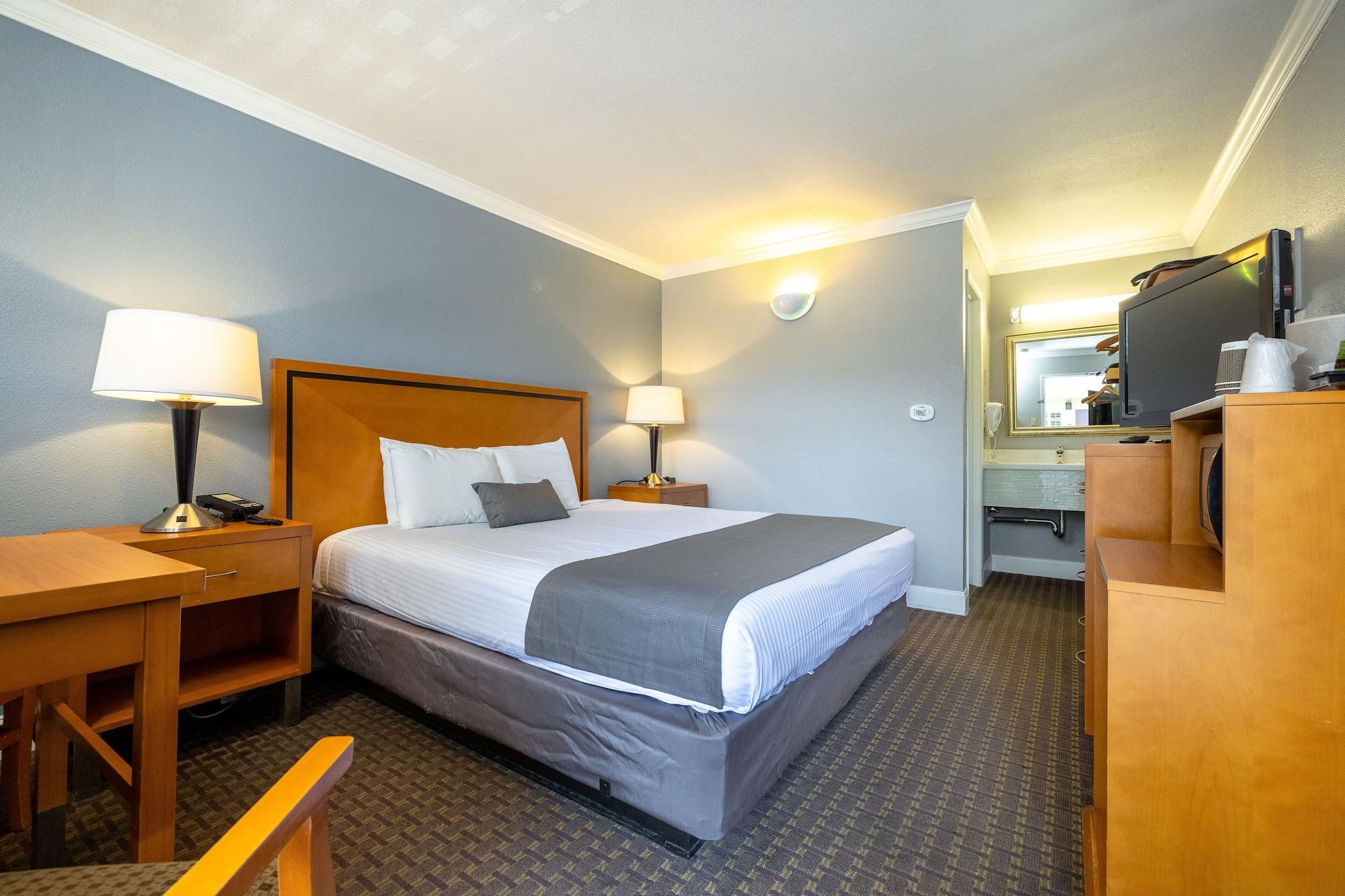 Varios SOMA Park Inn – Civic Center