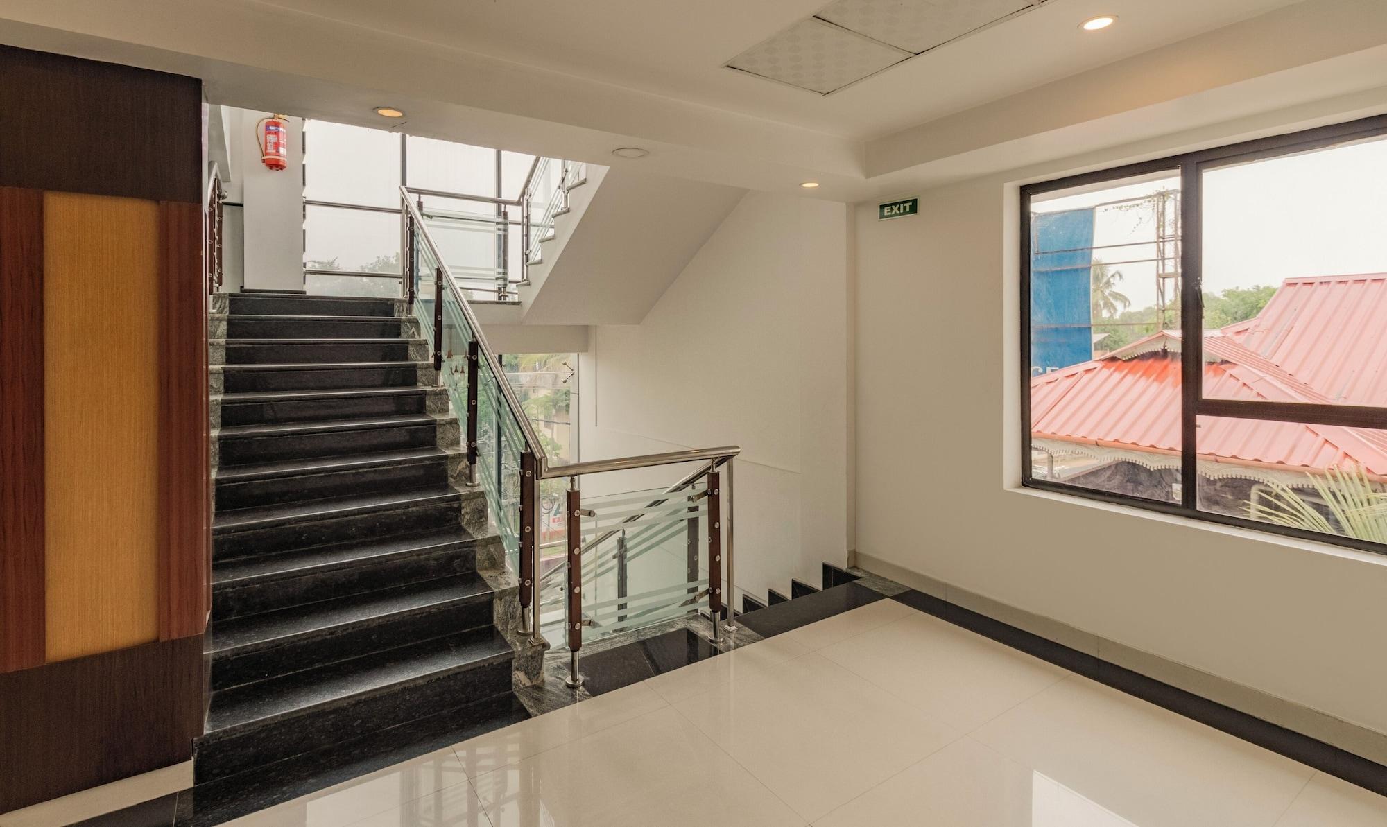 Varios Treebo Premium Palmyra Milford, 2 Km From Alleppey Beach