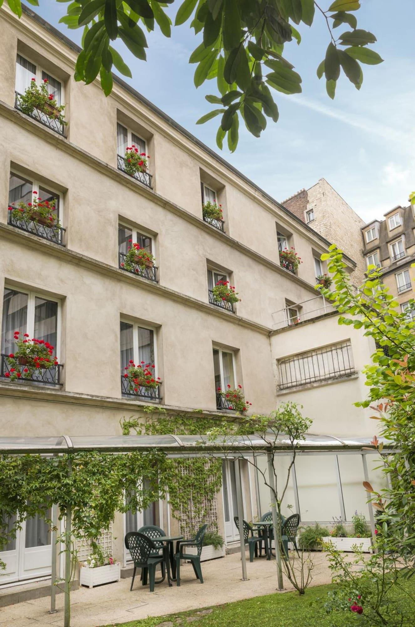 Vista Exterior Hôtel Abaca Messidor by HappyCulture