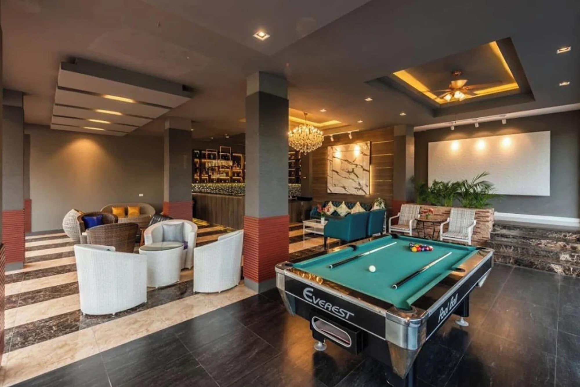 Instalaciones Recreativas Napheera Royal Tel