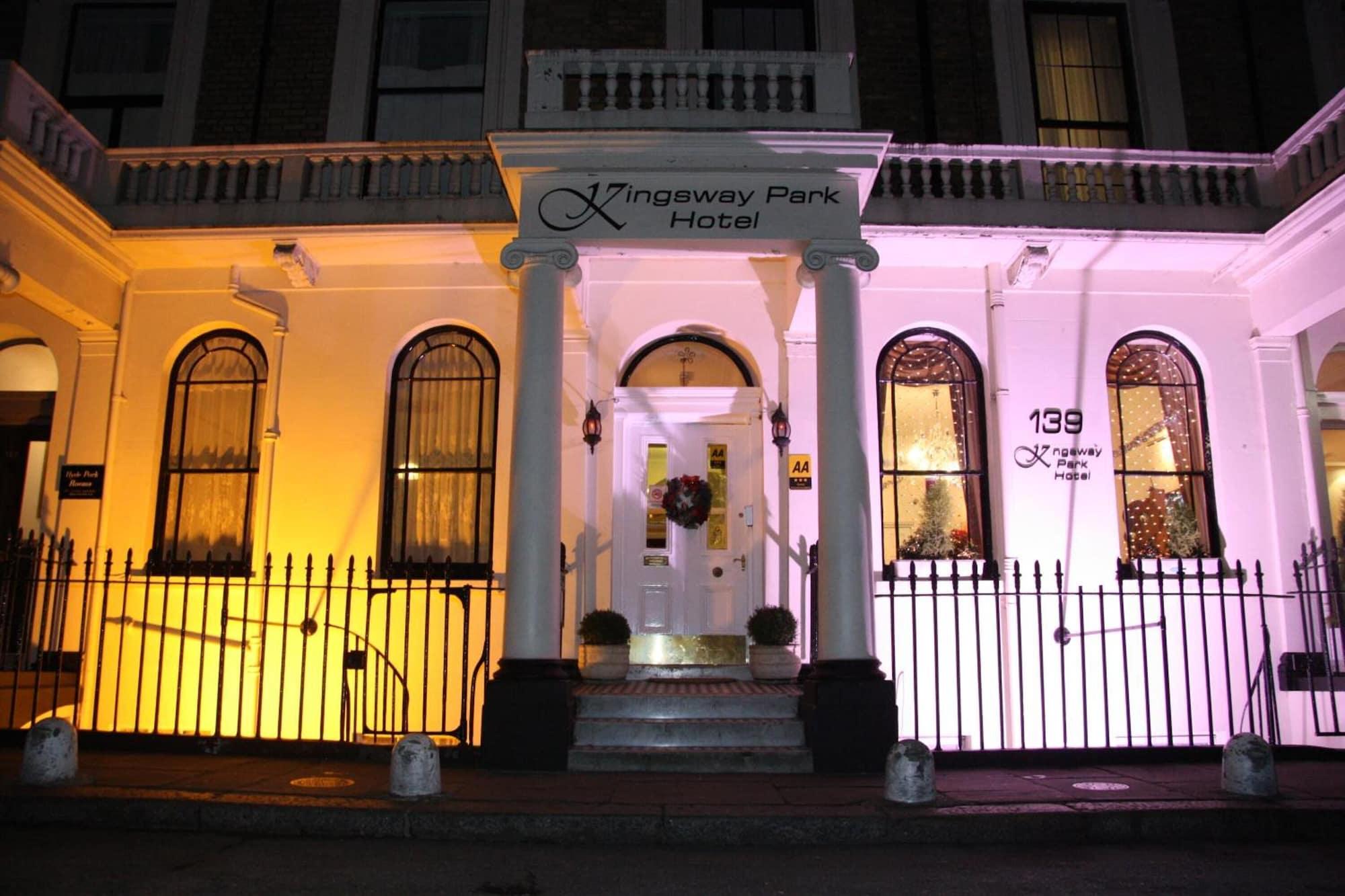Vista Exterior Kingsway Park Hotel at Park Avenue
