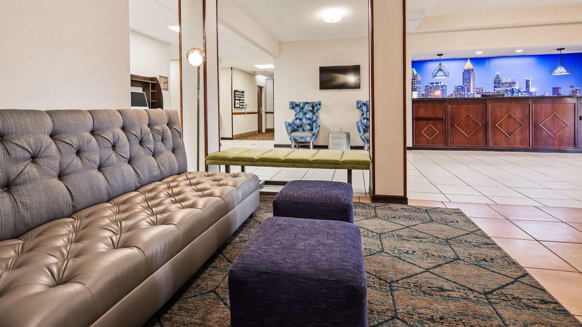 Vista Lobby Best Western Hiram Inn & Suites