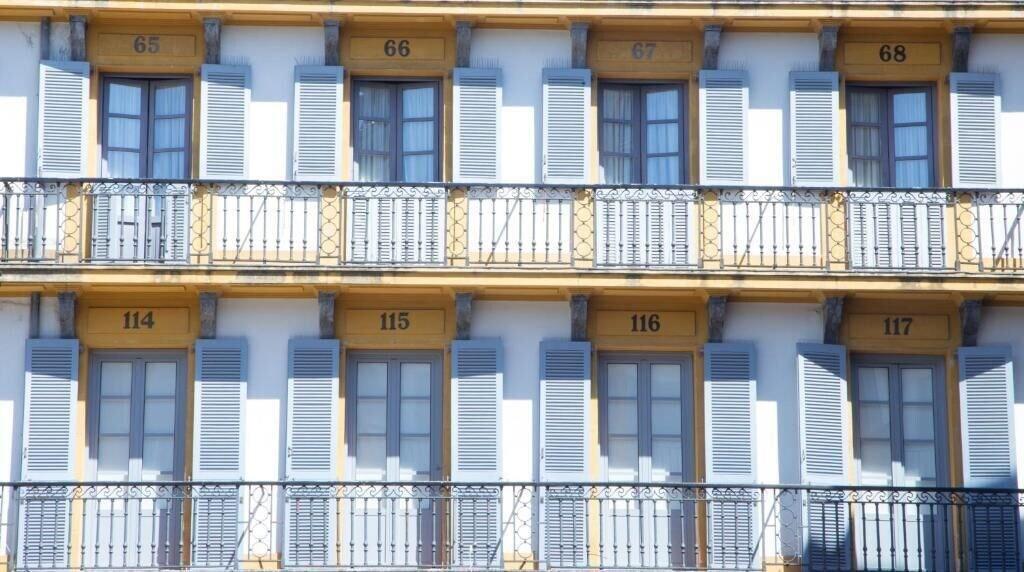 Vista Exterior Central Roomss