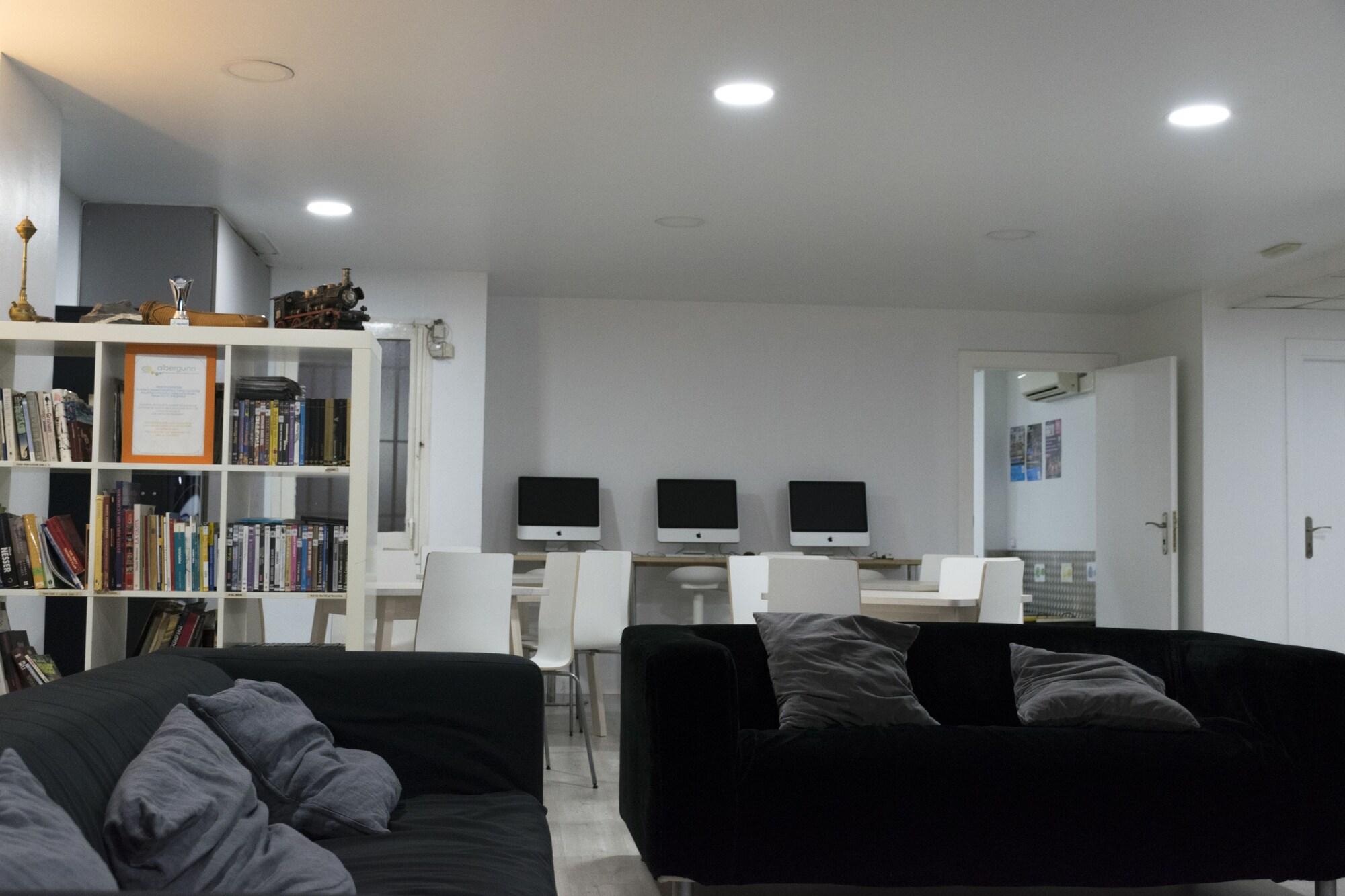 Vista Lobby Alberguinn Youth Hostel