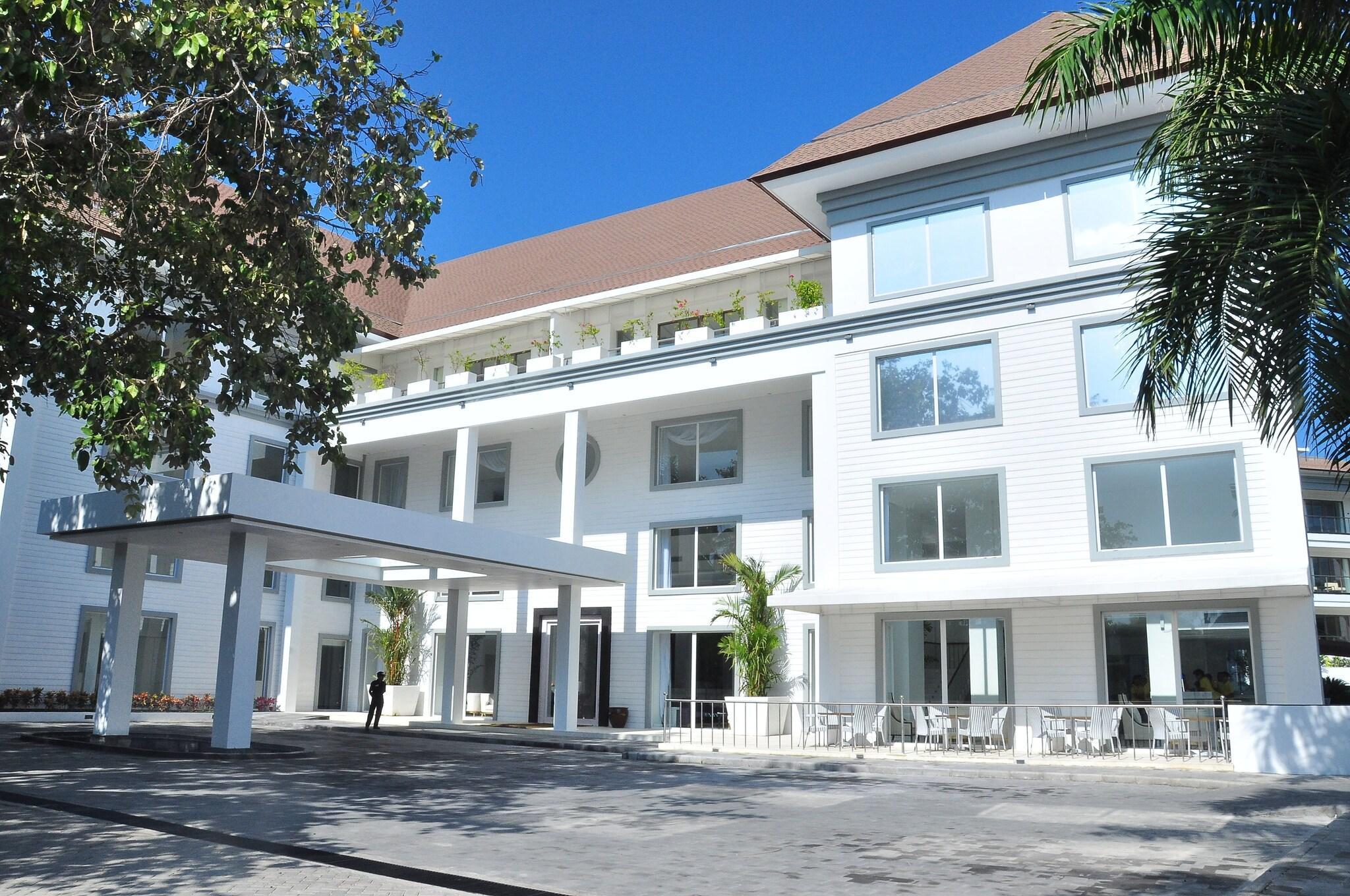 Vista Exterior Lv8 Resort Hotel