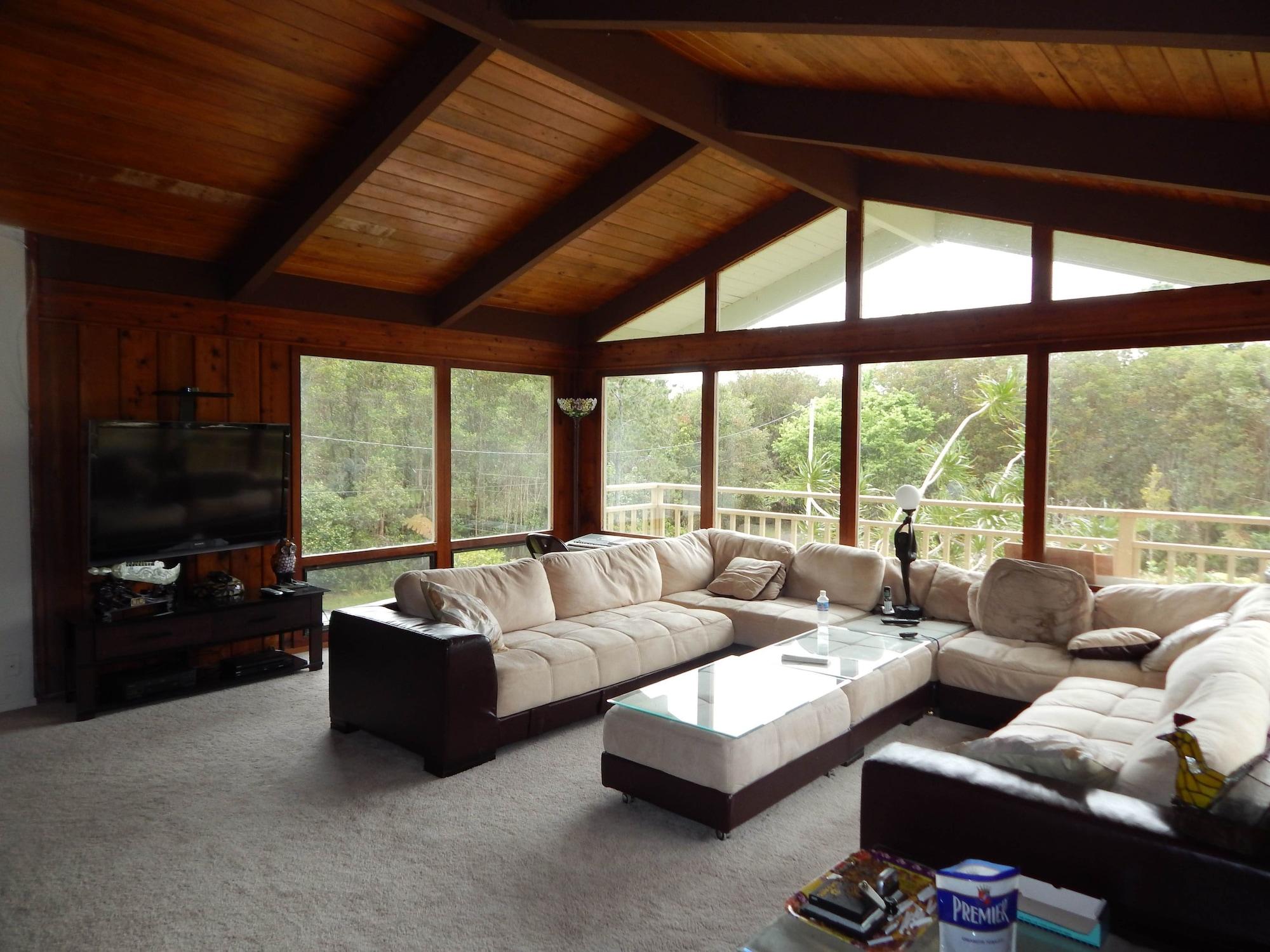 Varios Fern Forest Getaway