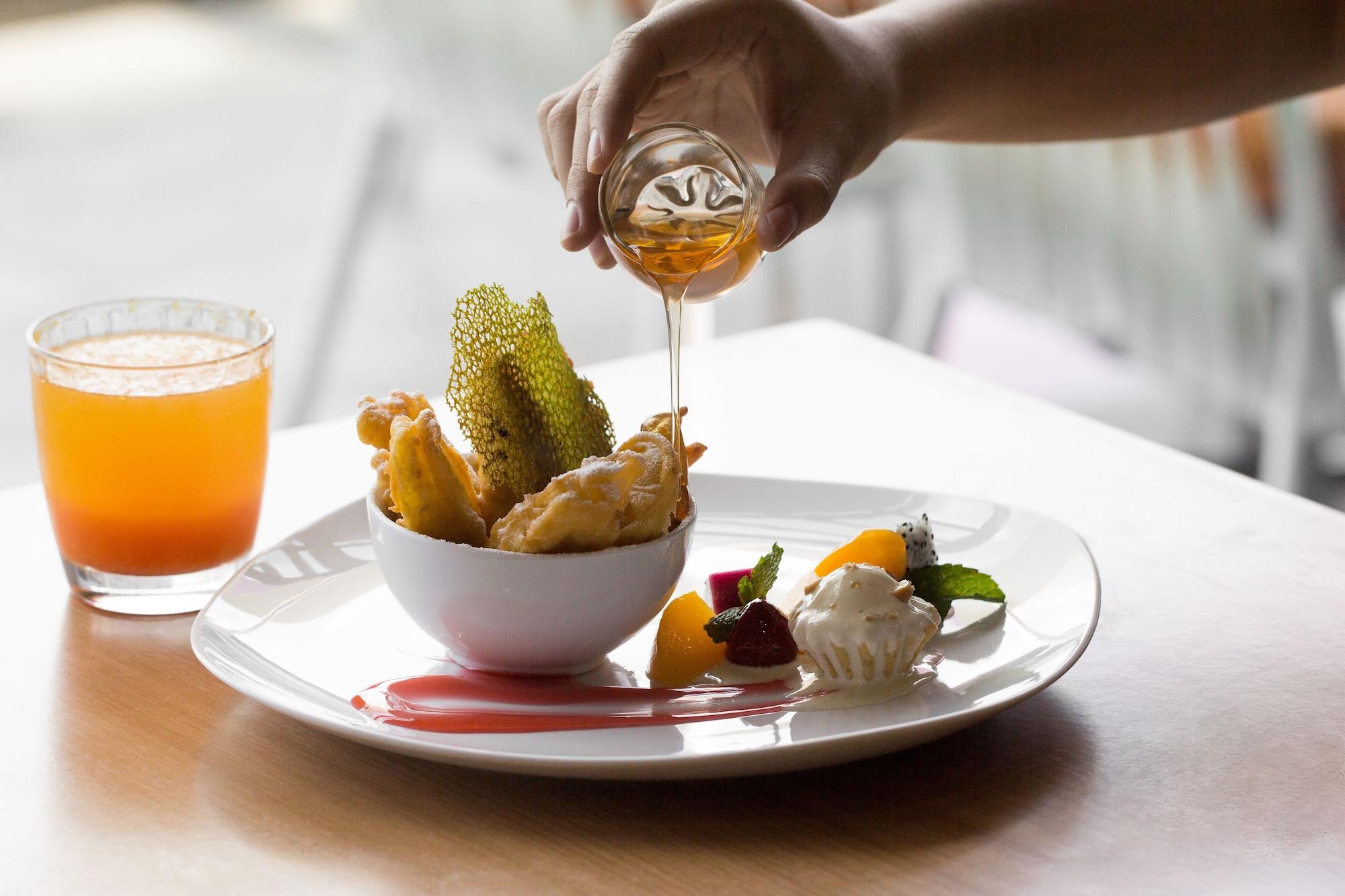 Restaurant The Southern Hotel Surabaya