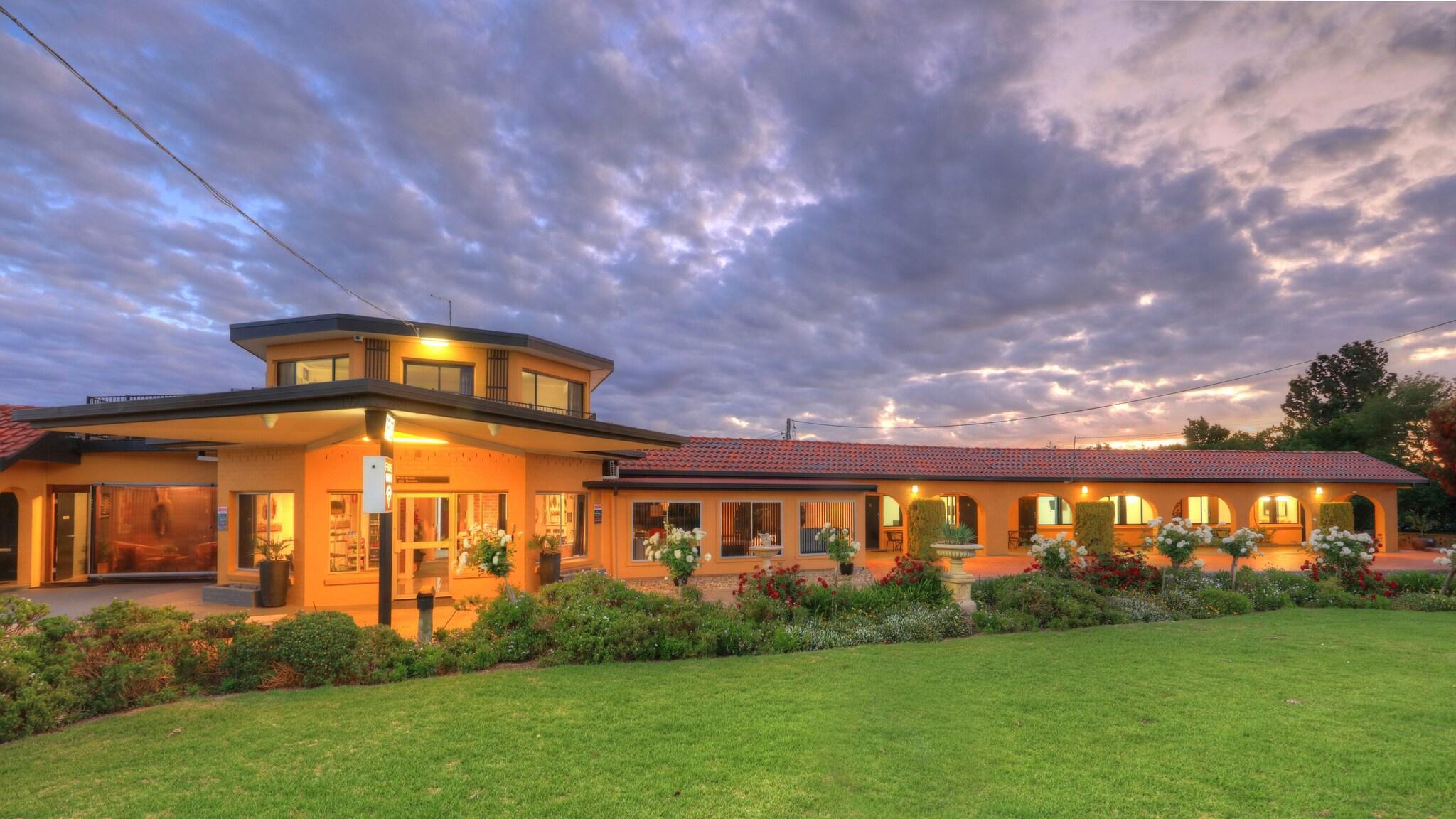 Vista Exterior Twin Swans Motel